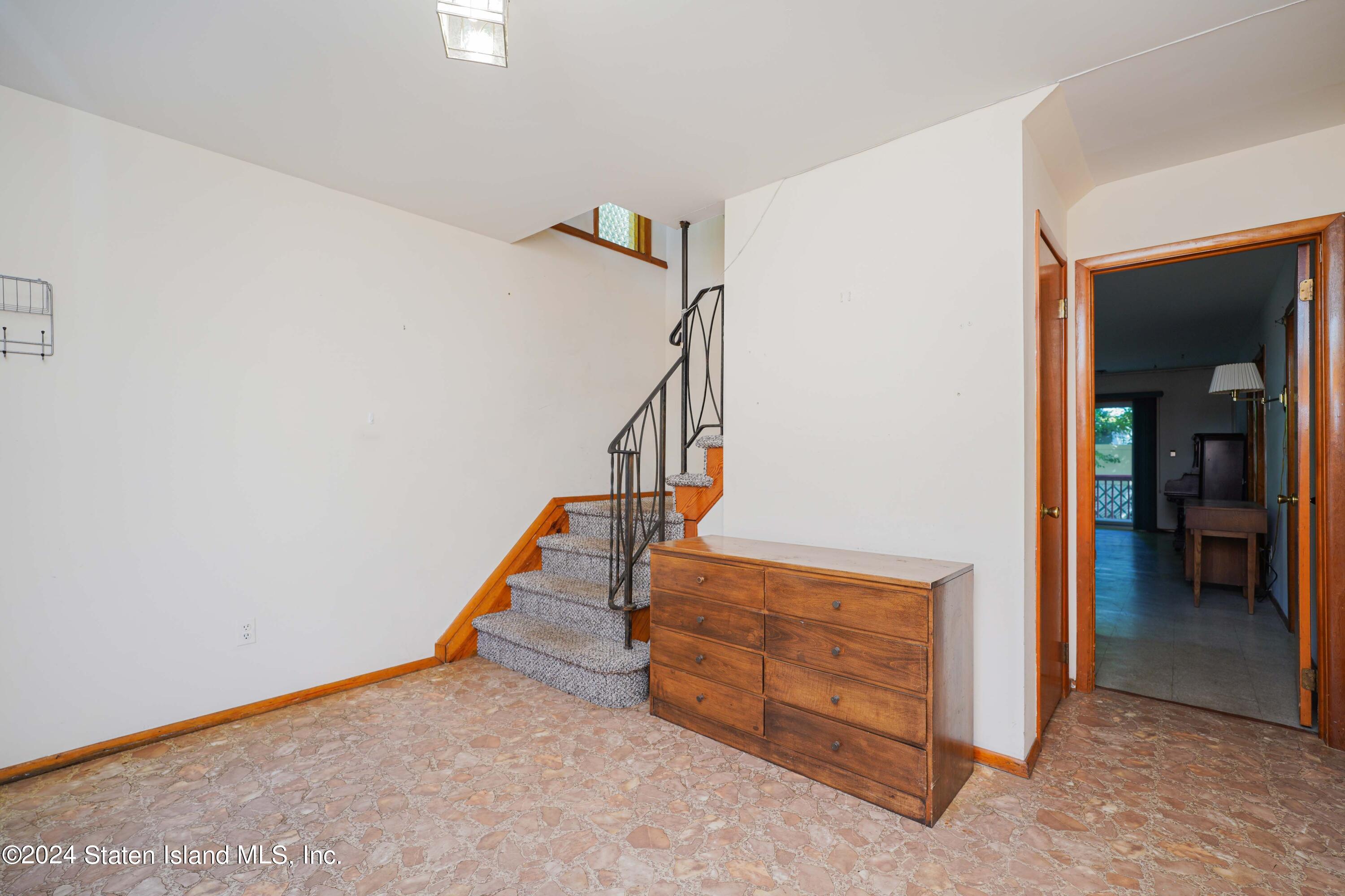 31 Meadow Avenue