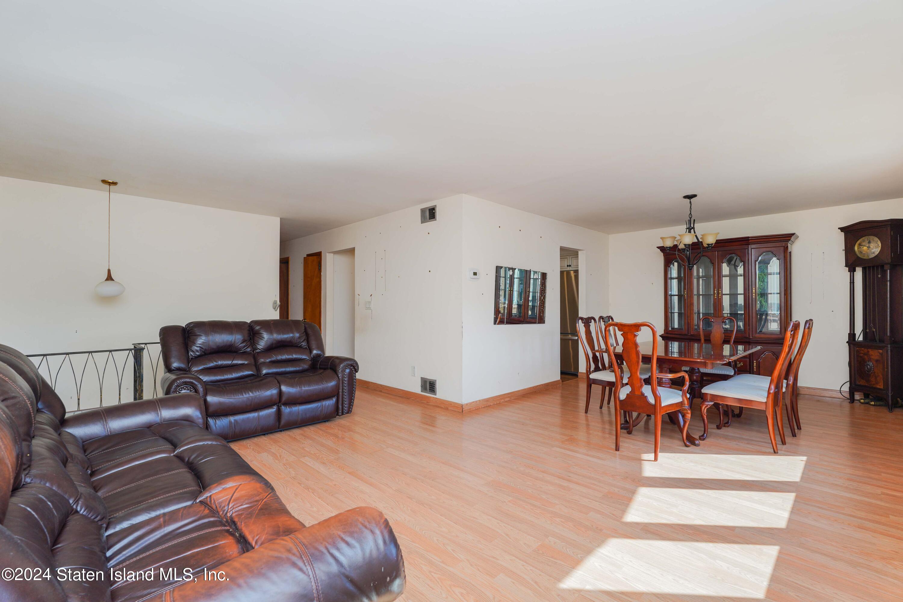 31 Meadow Avenue