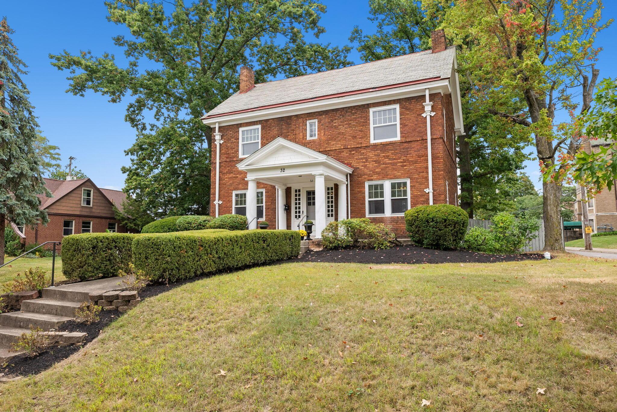 32 E North Broadway Street