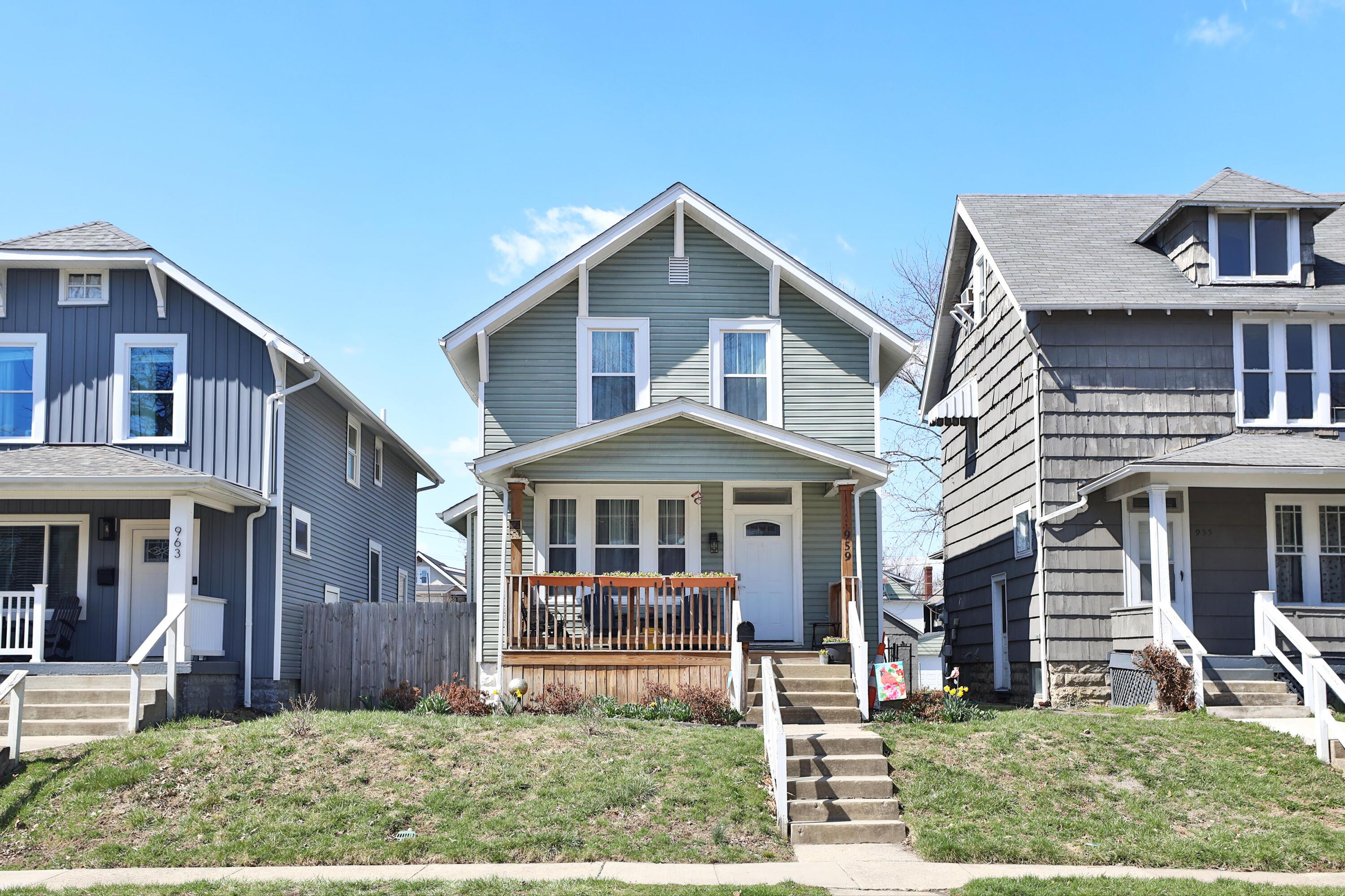 959 S Champion Avenue