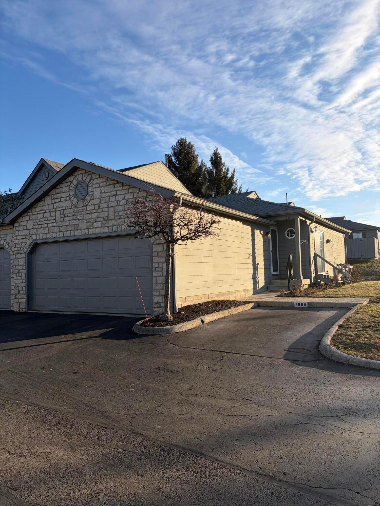 5698 Blendon Place Drive, 74E