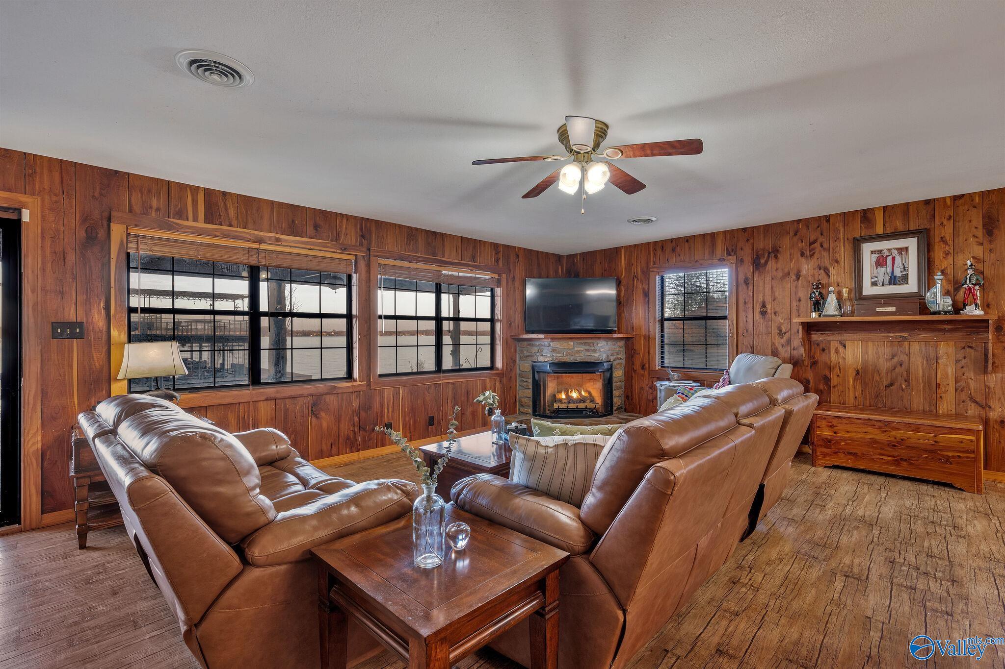 881 Lakewood View Road