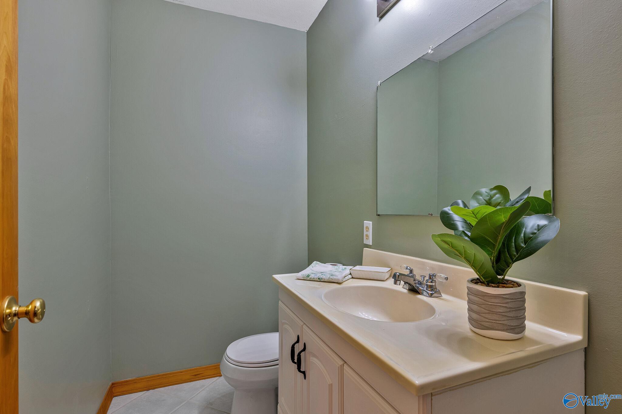 881 Lakewood View Road