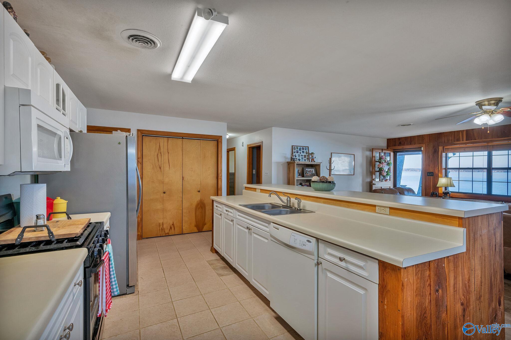 881 Lakewood View Road