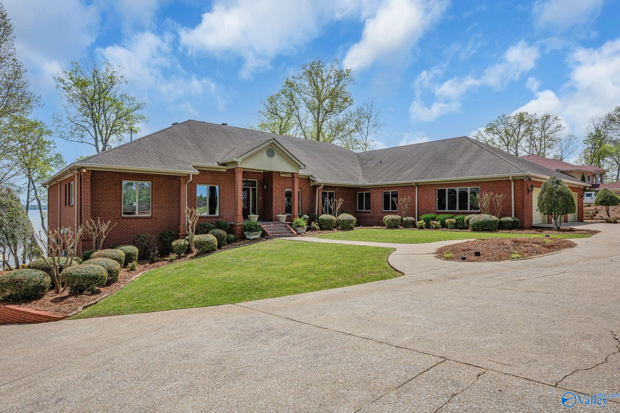 658 Saddlebrook Drive
