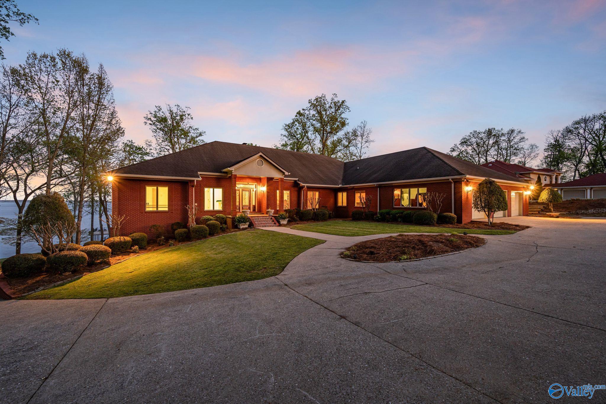 658 Saddlebrook Drive