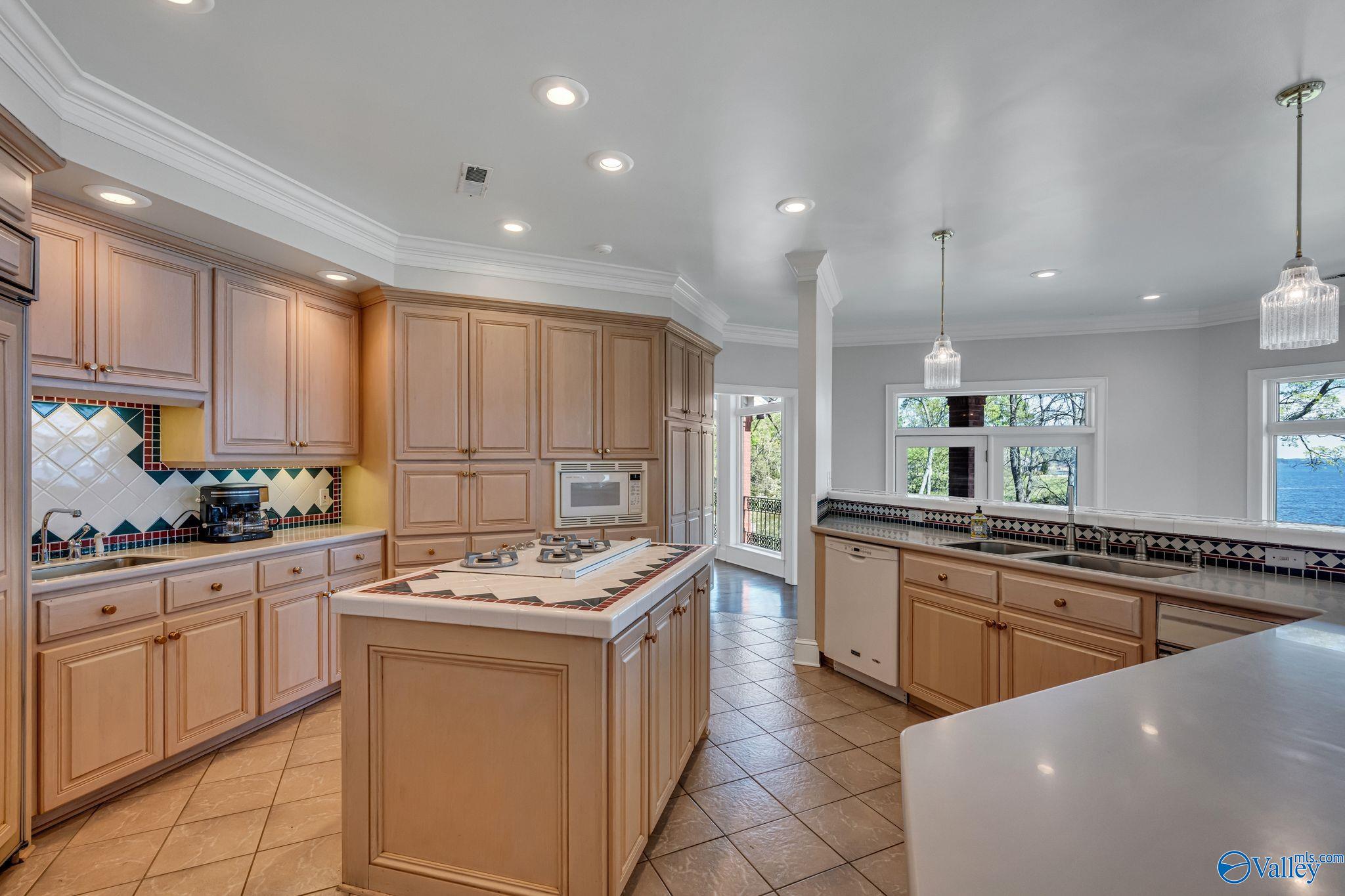 658 Saddlebrook Drive