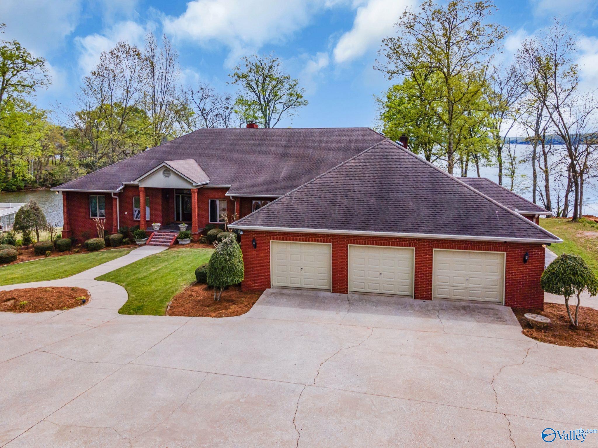 658 Saddlebrook Drive