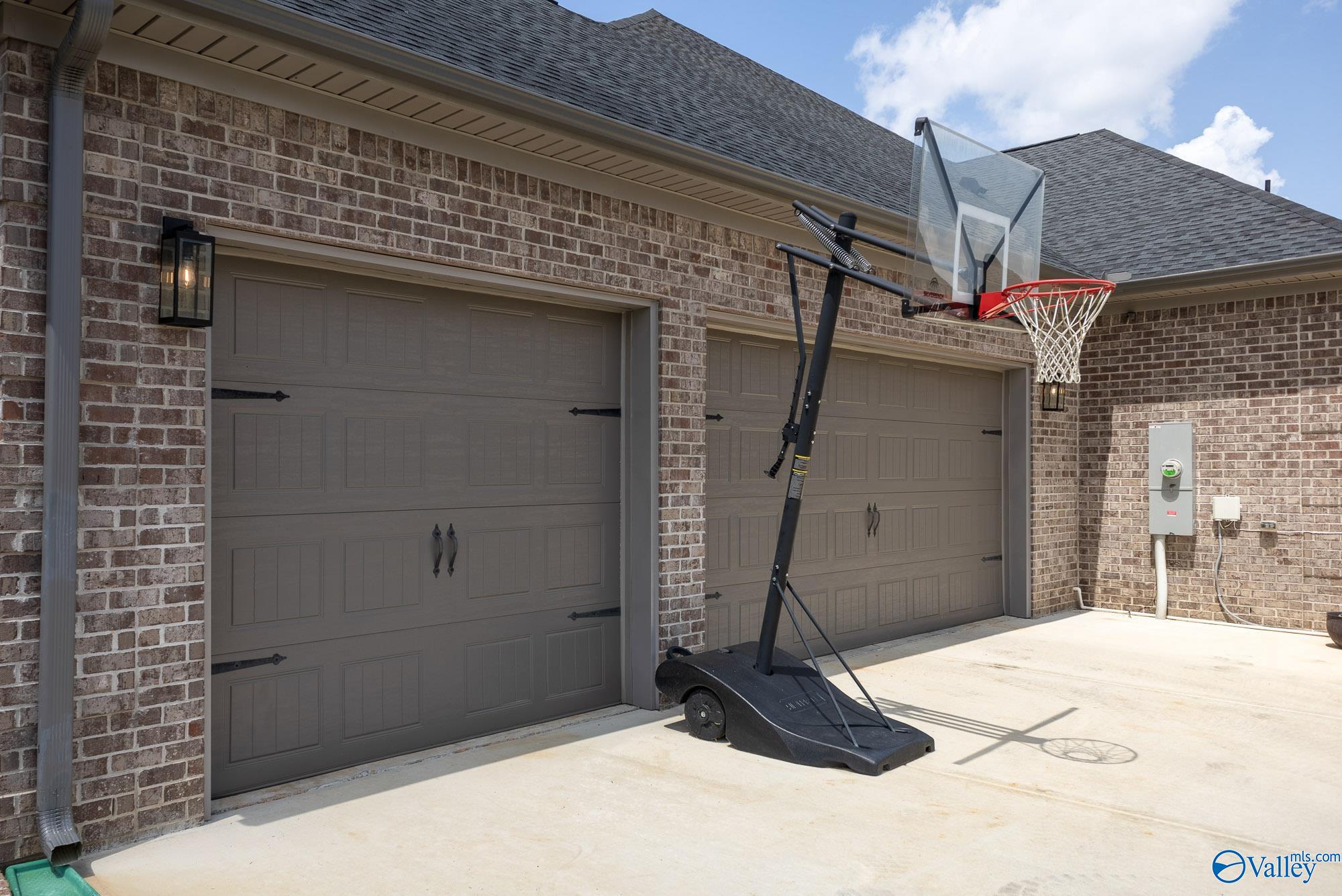 8213 Nantucket Circle