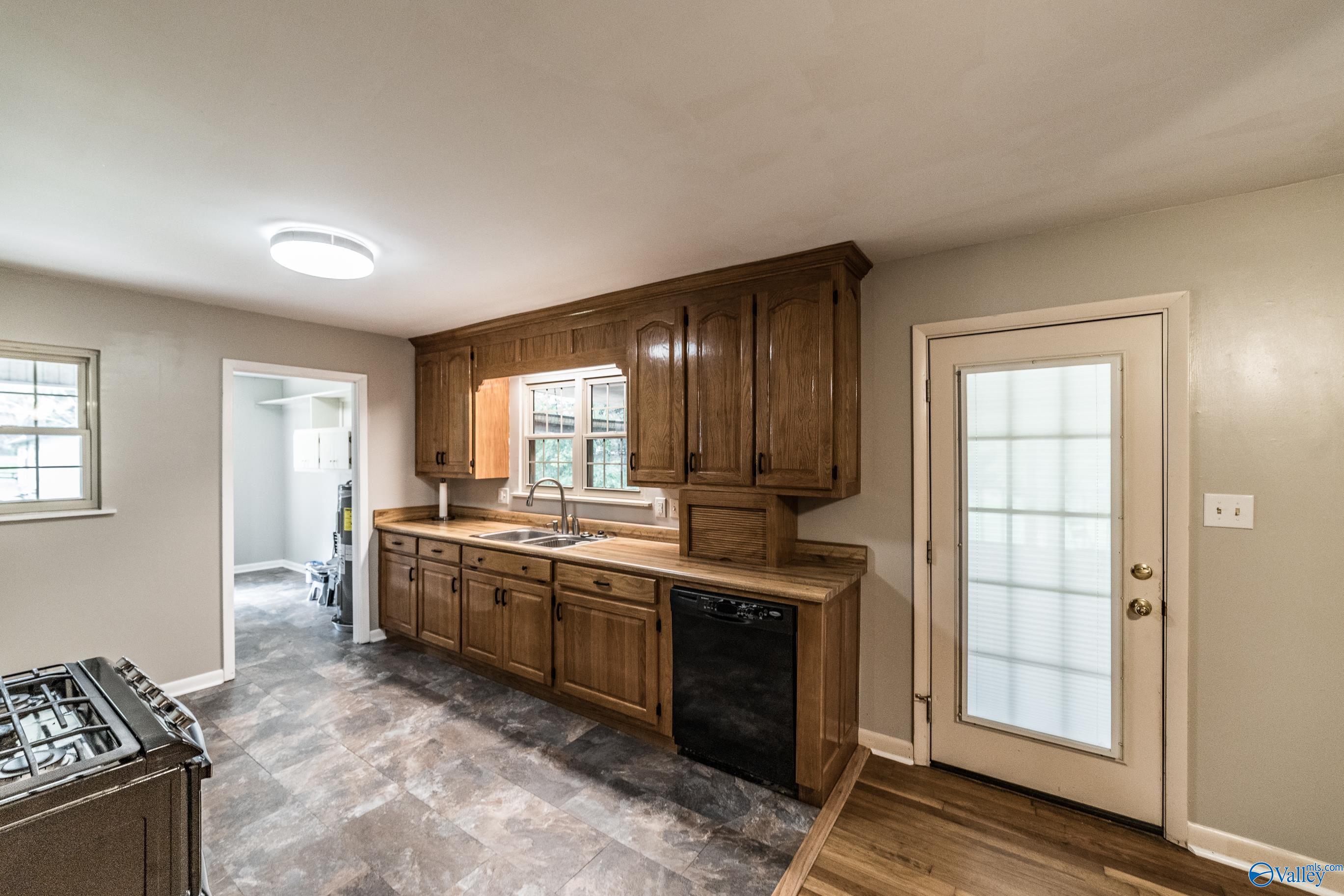 11804 East Gateway Drive