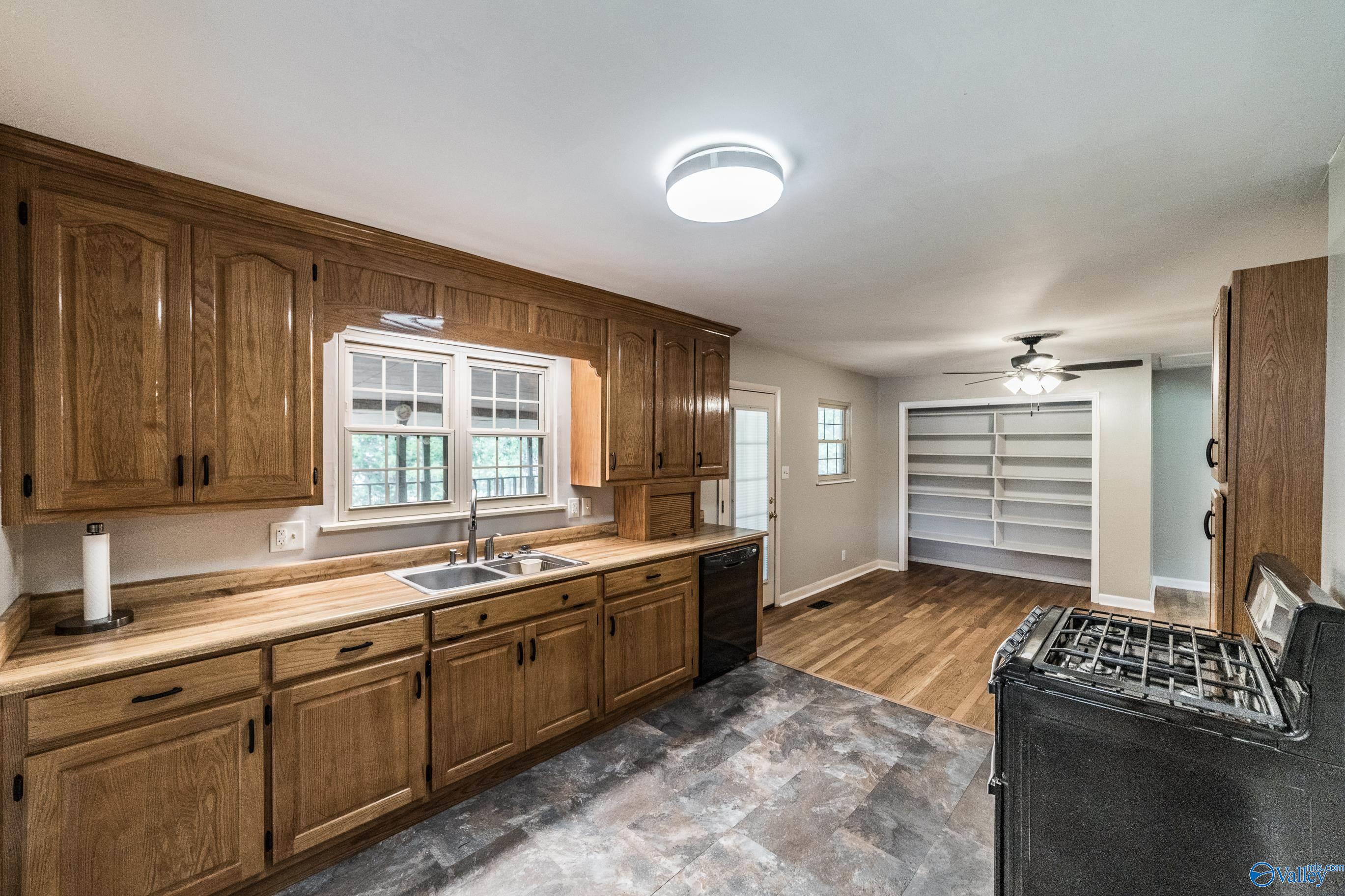 11804 East Gateway Drive