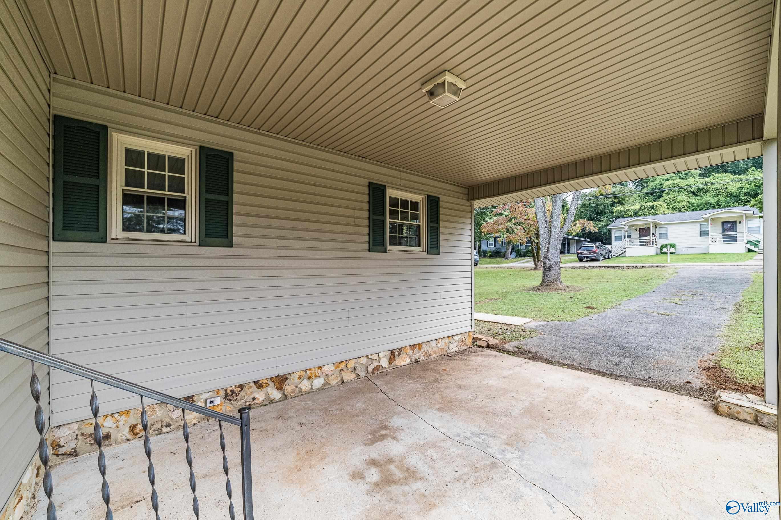 11804 East Gateway Drive