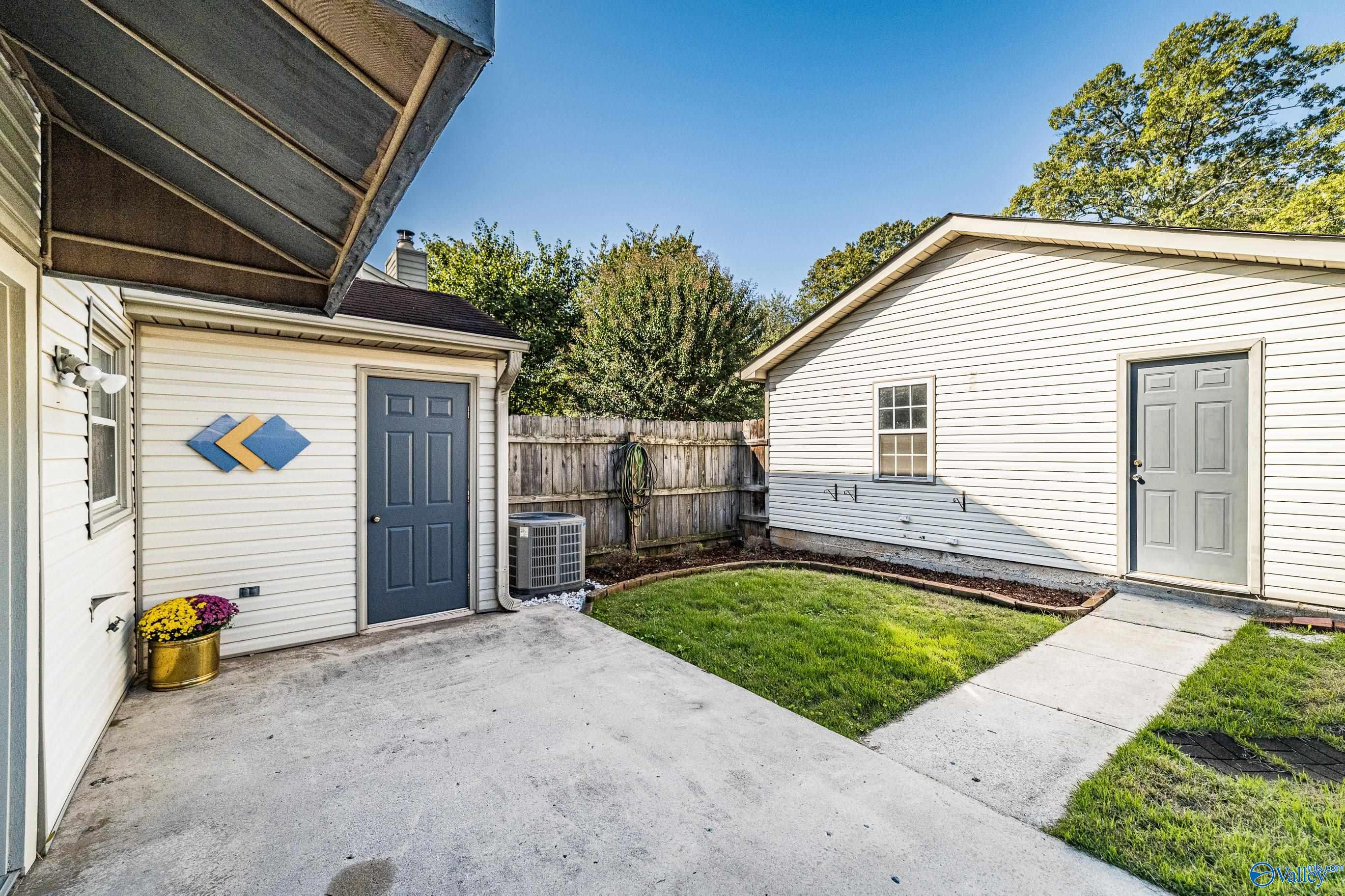 6950 Steeplechase Drive