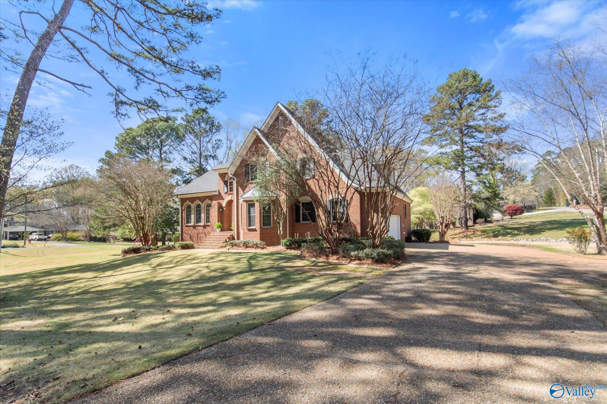 615 Country Club Drive