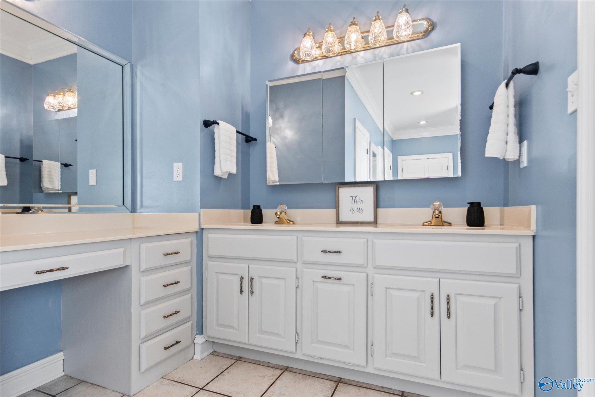 615 Country Club Drive