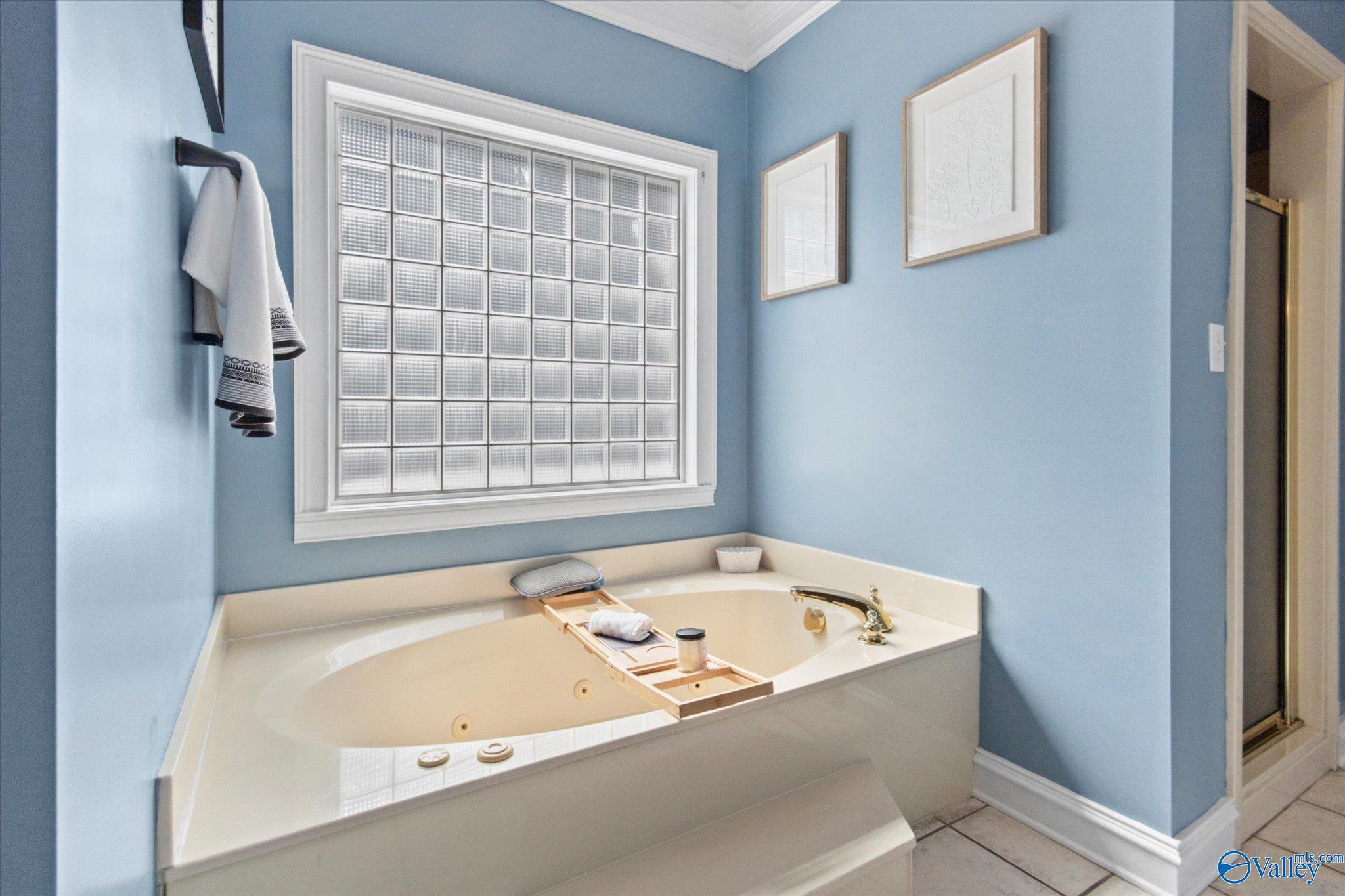 615 Country Club Drive