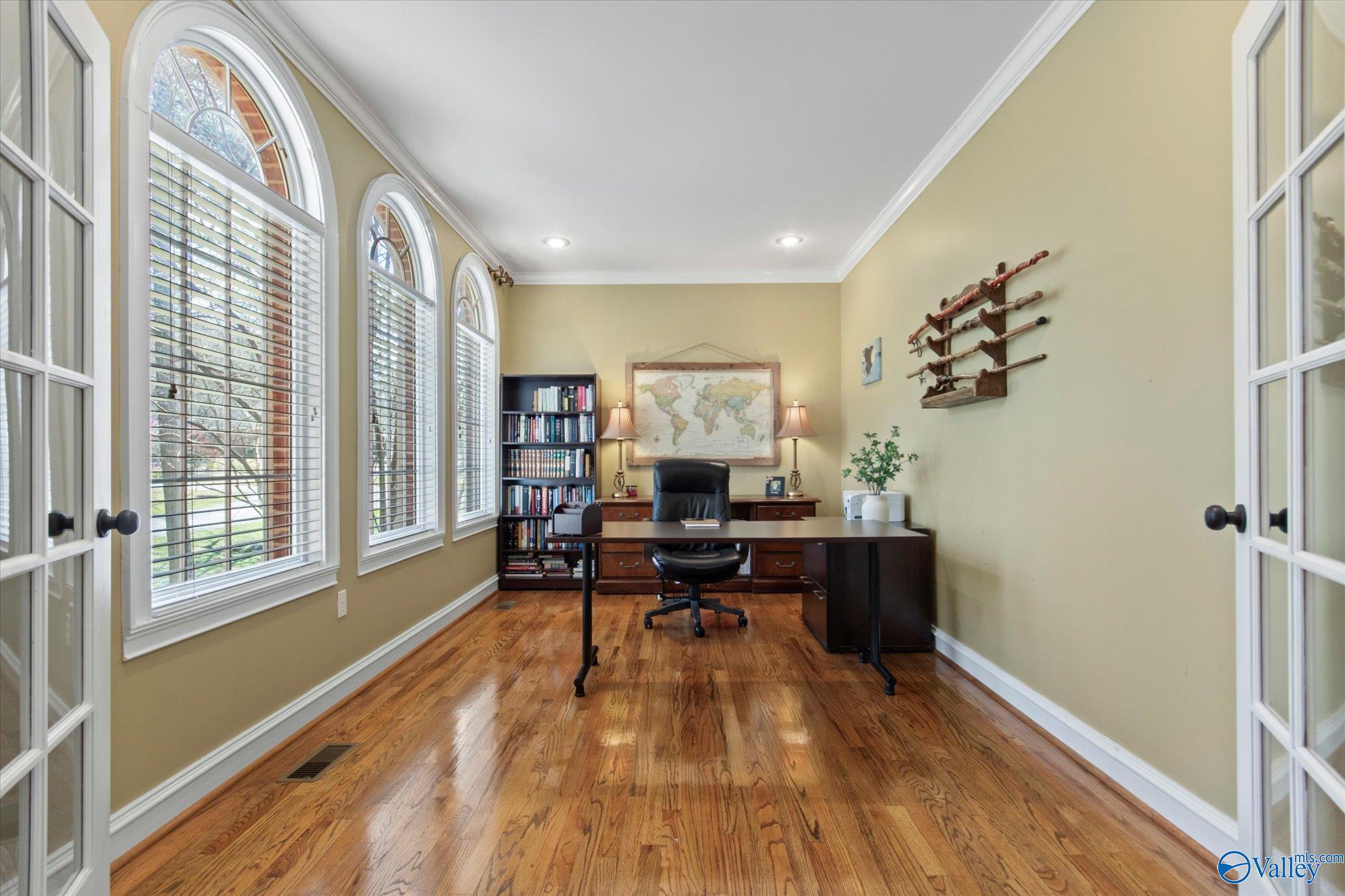 615 Country Club Drive