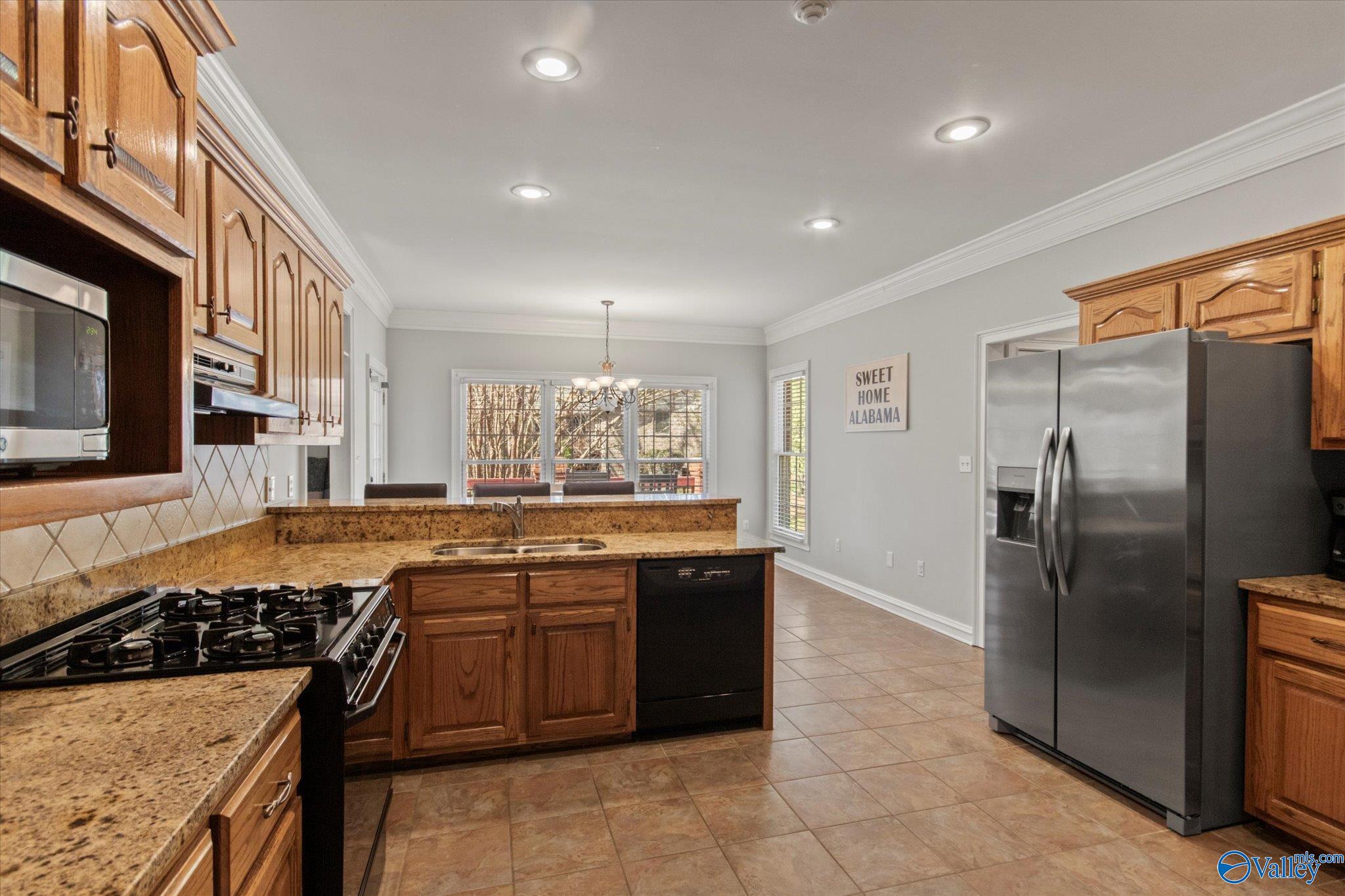 615 Country Club Drive