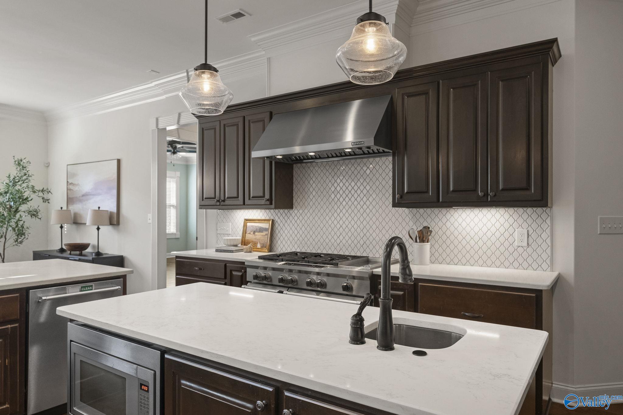 11 SE Braewick Place