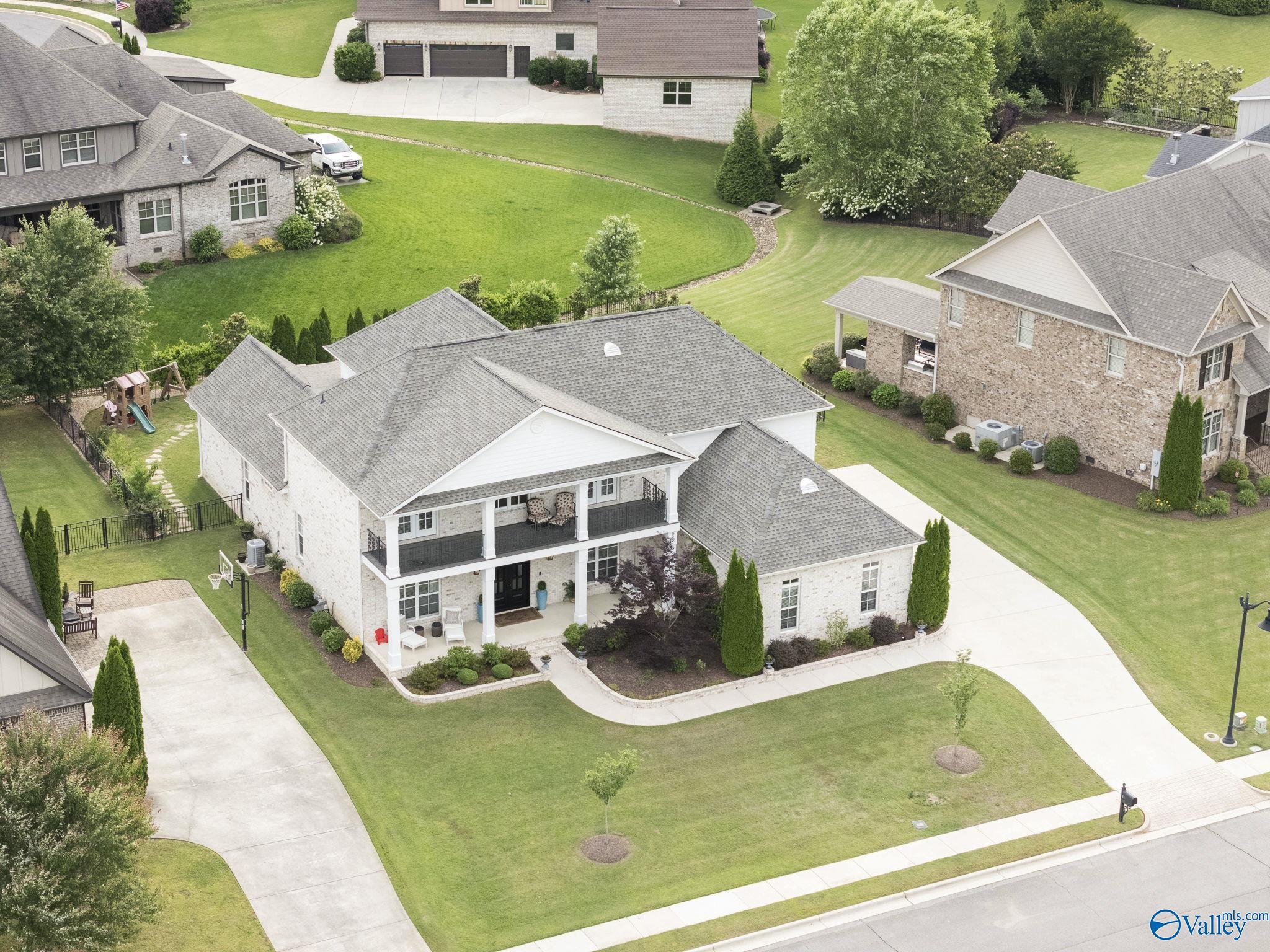 11 SE Braewick Place