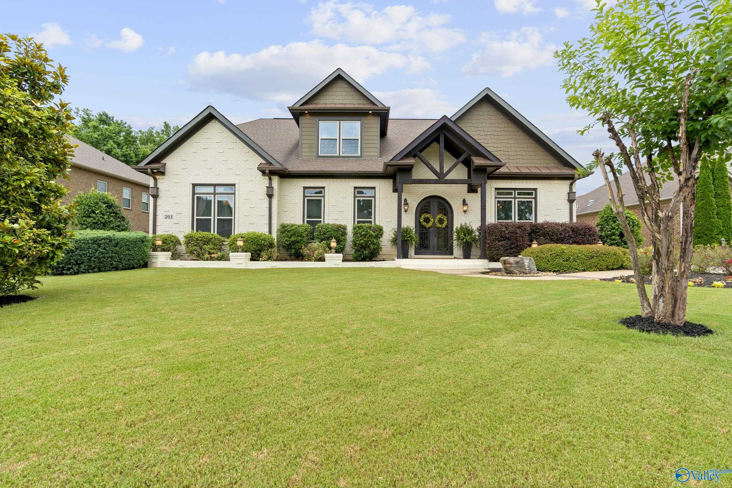 203 Coach Lamp Drive