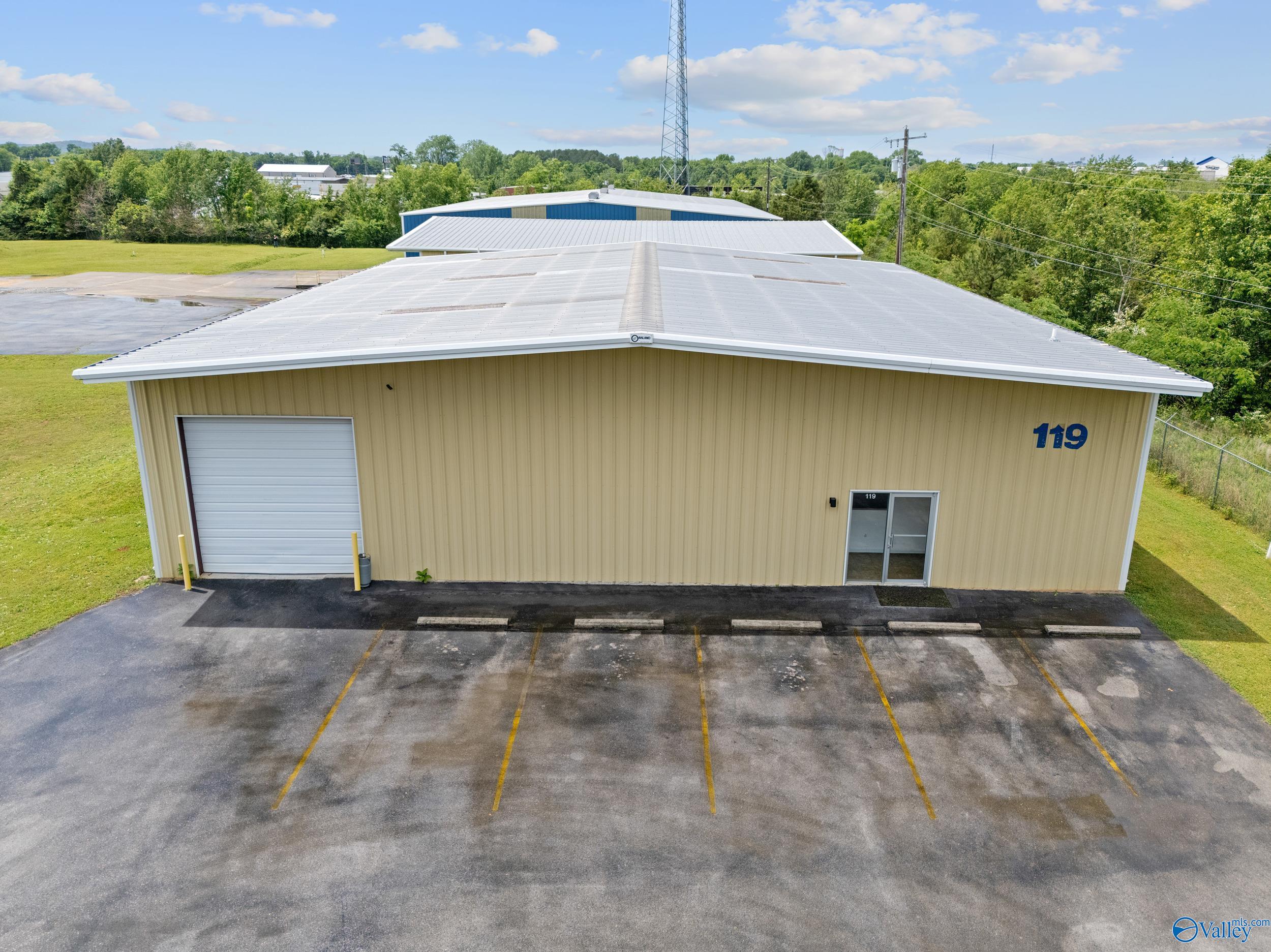 120 Commerce Street # 123 Unit: 119-123