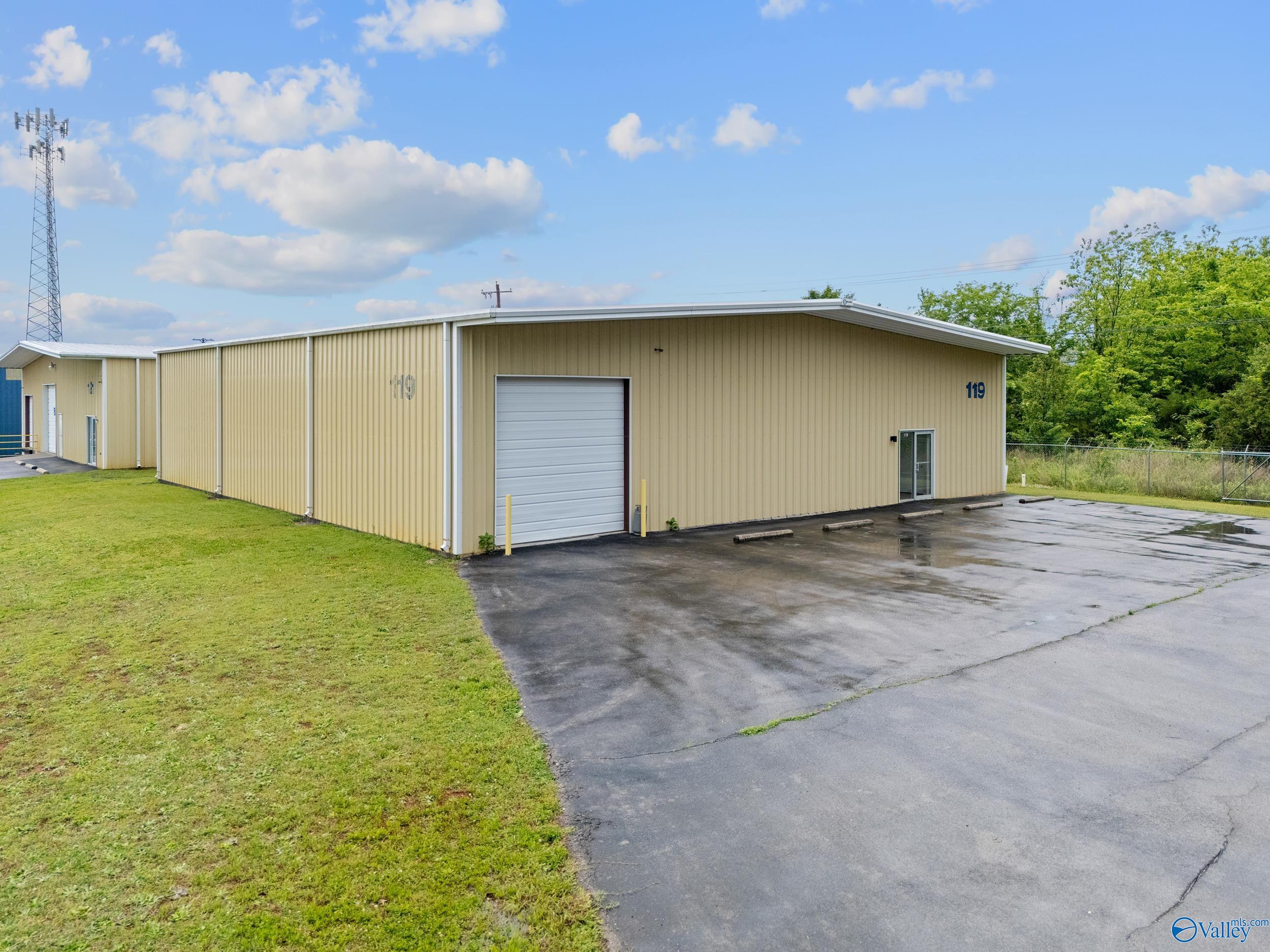 120 Commerce Street # 123 Unit: 119-123