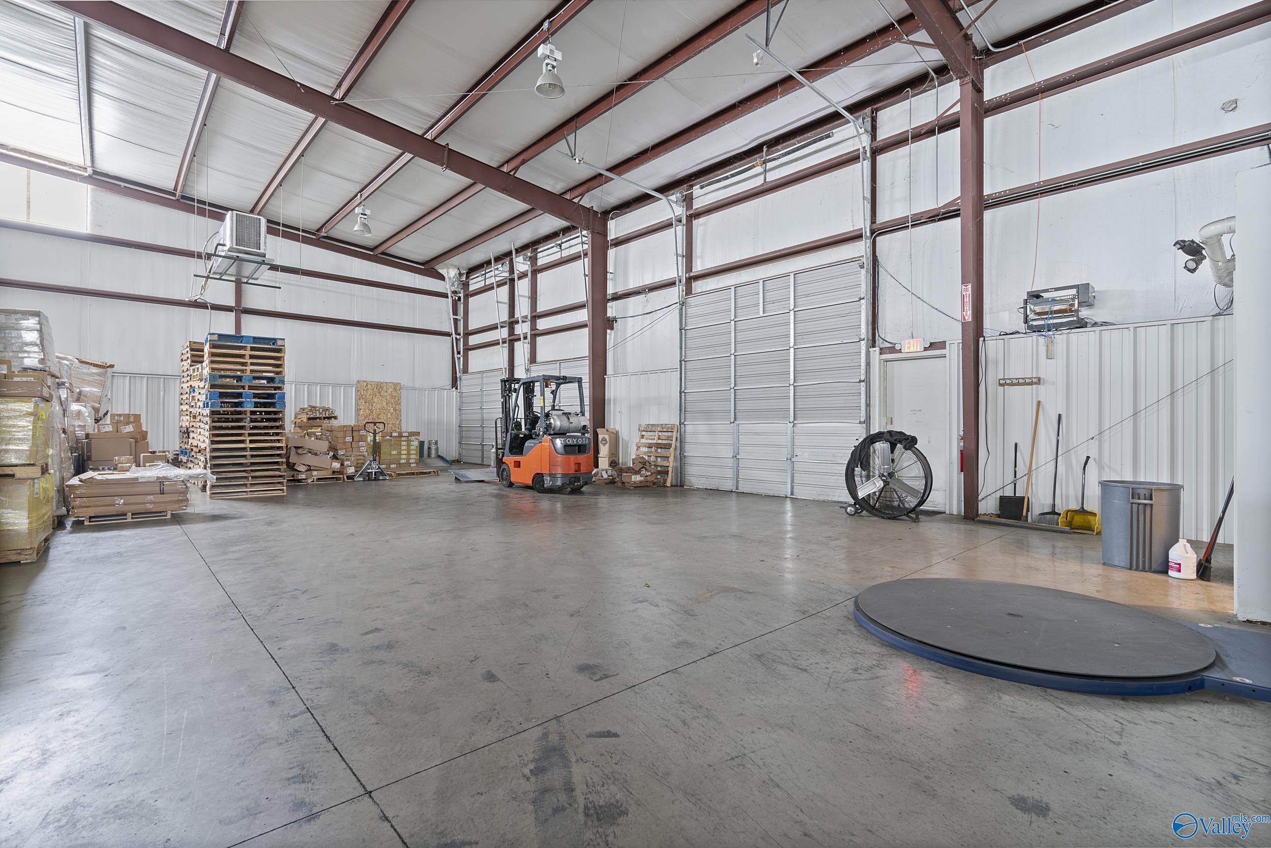 120 Commerce Street # 123 Unit: 119-123