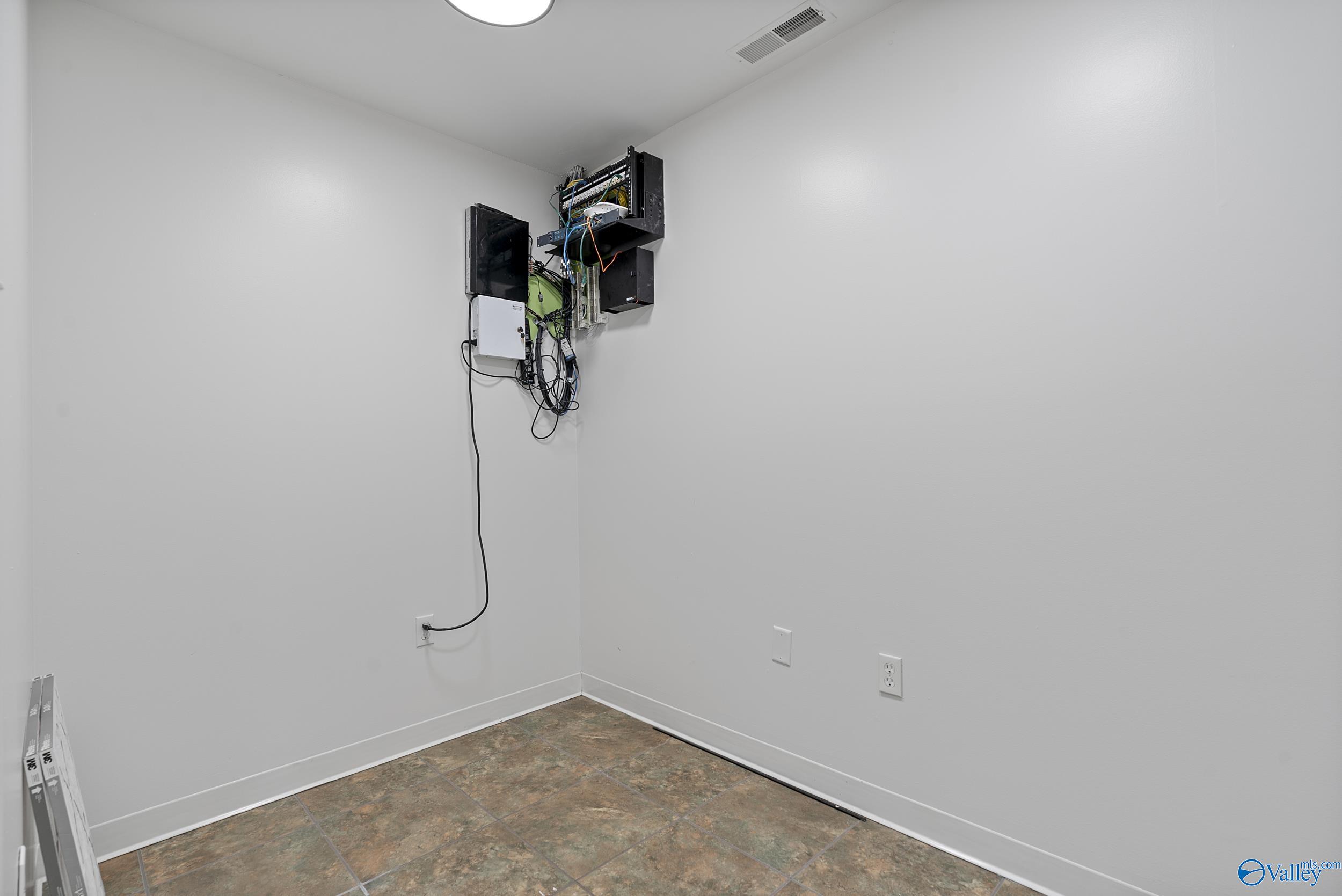 120 Commerce Street # 123 Unit: 119-123