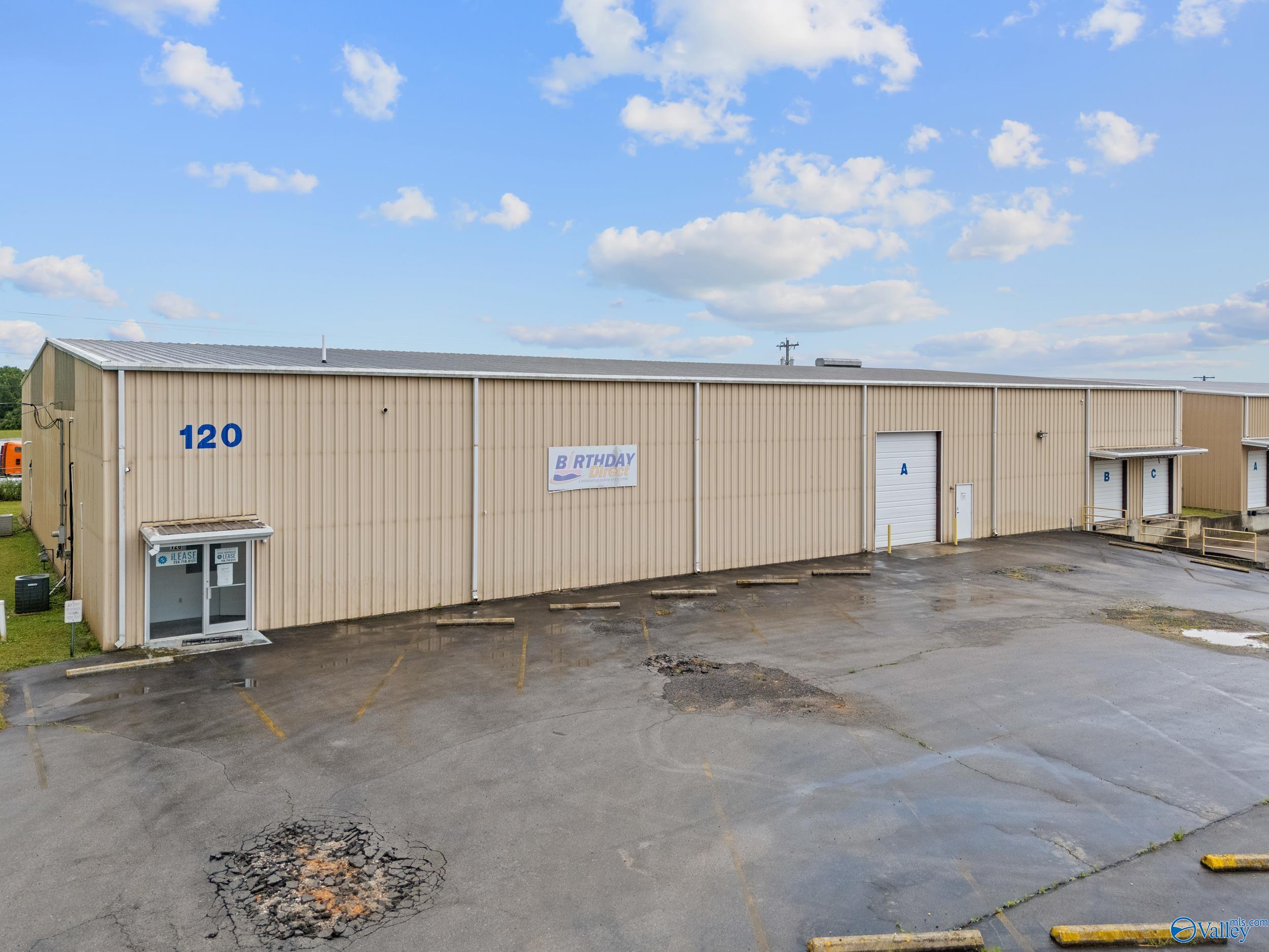 120 Commerce Street # 123 Unit: 119-123