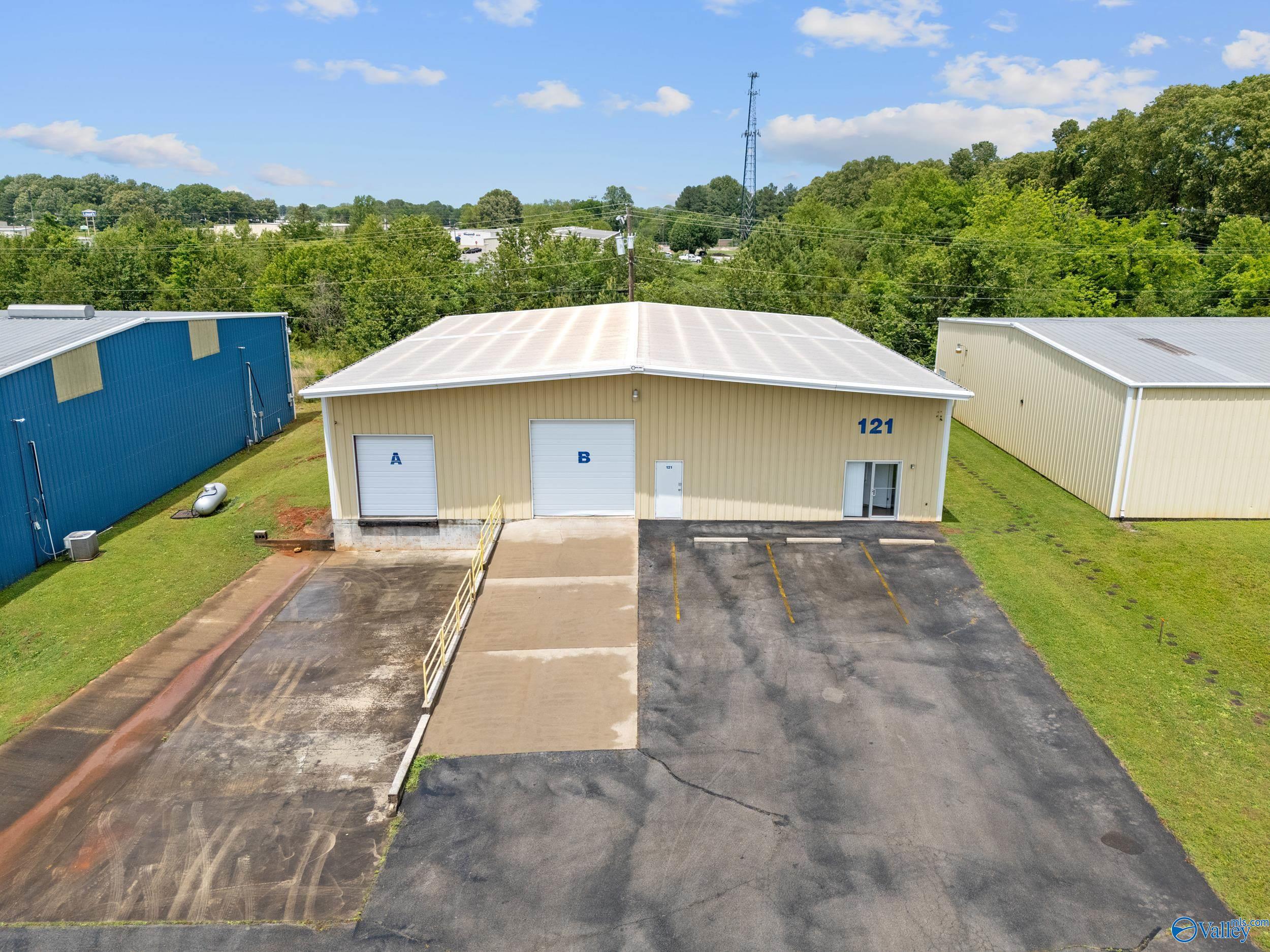 120 Commerce Street # 123 Unit: 119-123