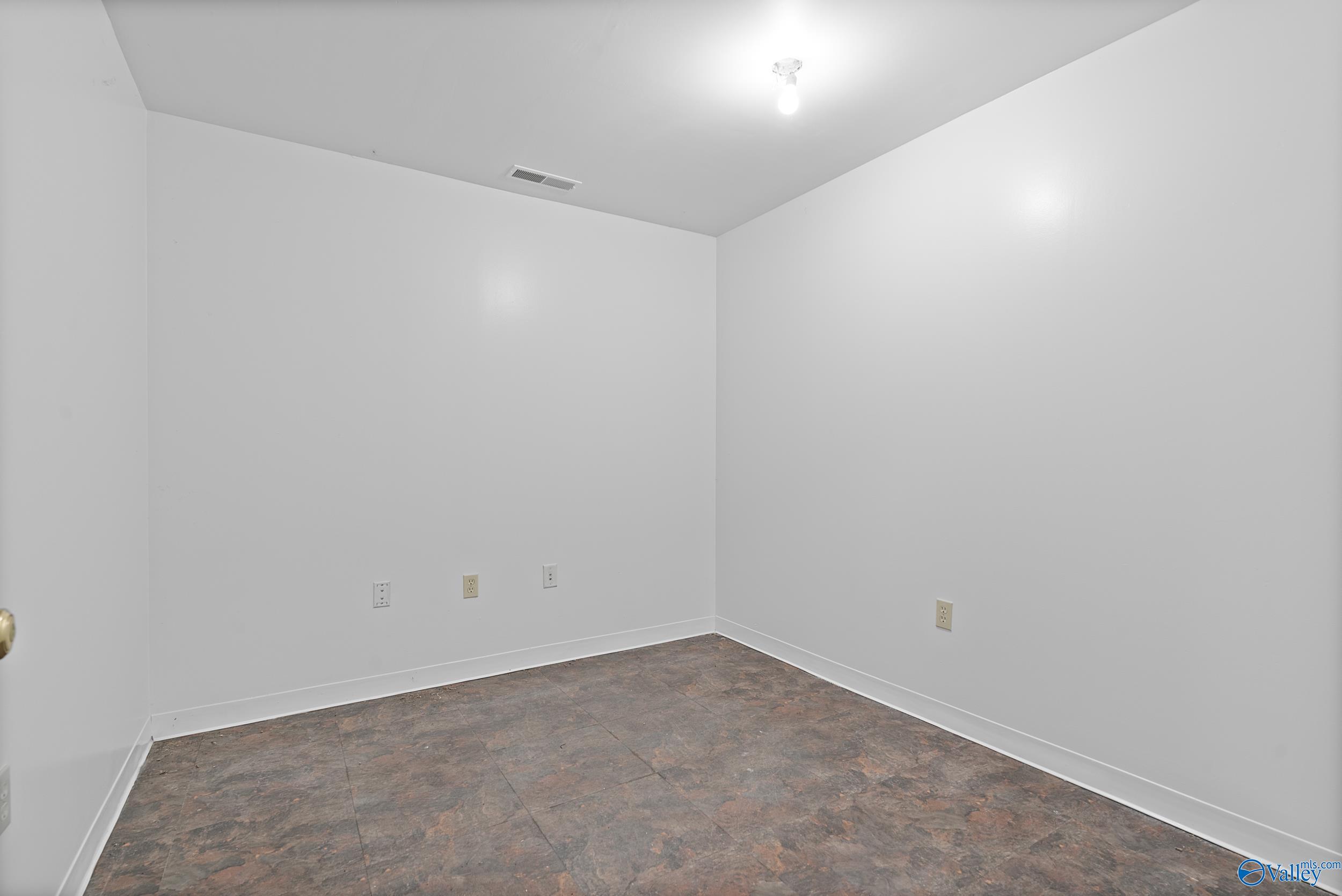 120 Commerce Street # 123 Unit: 119-123