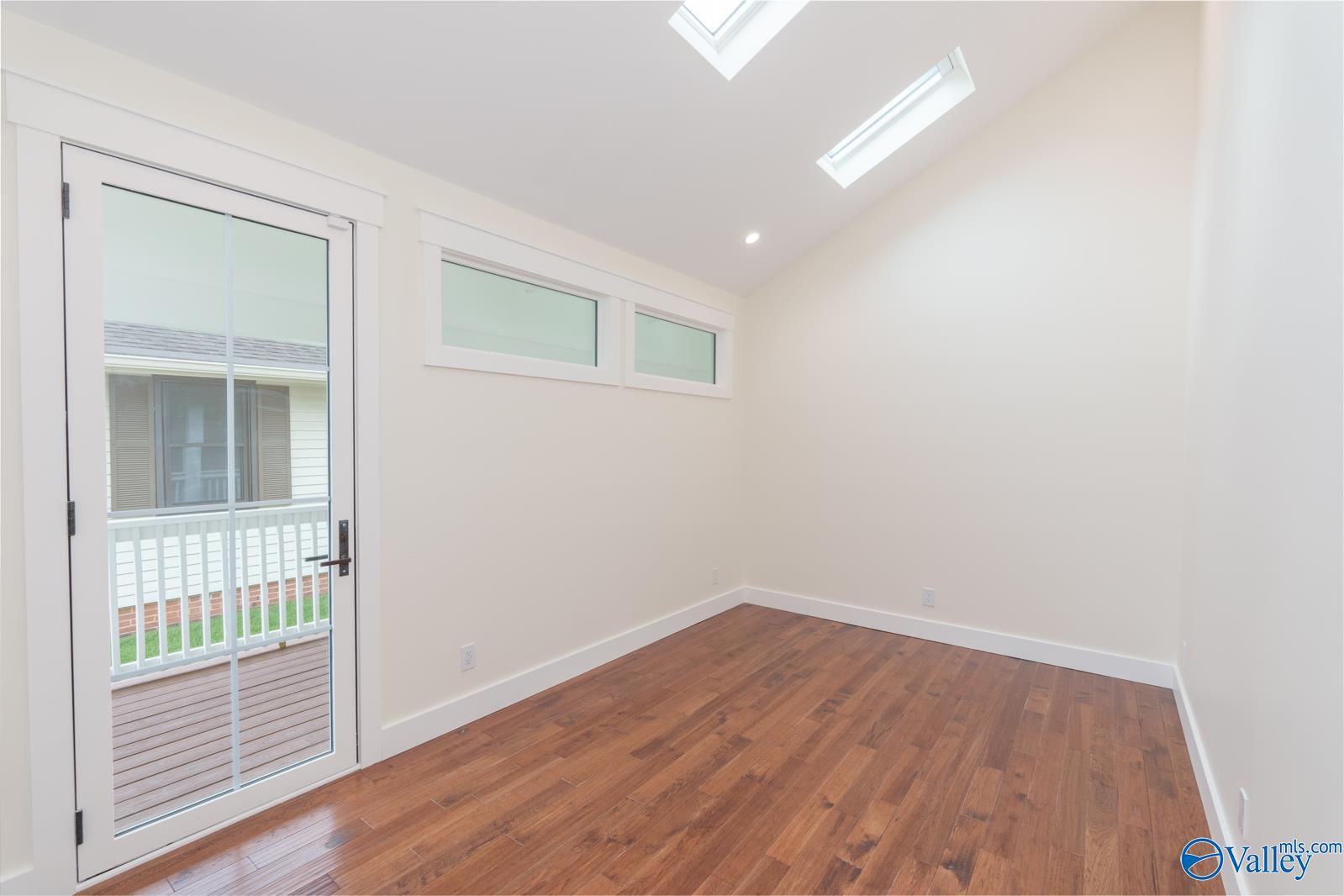 109 W 2nd Street