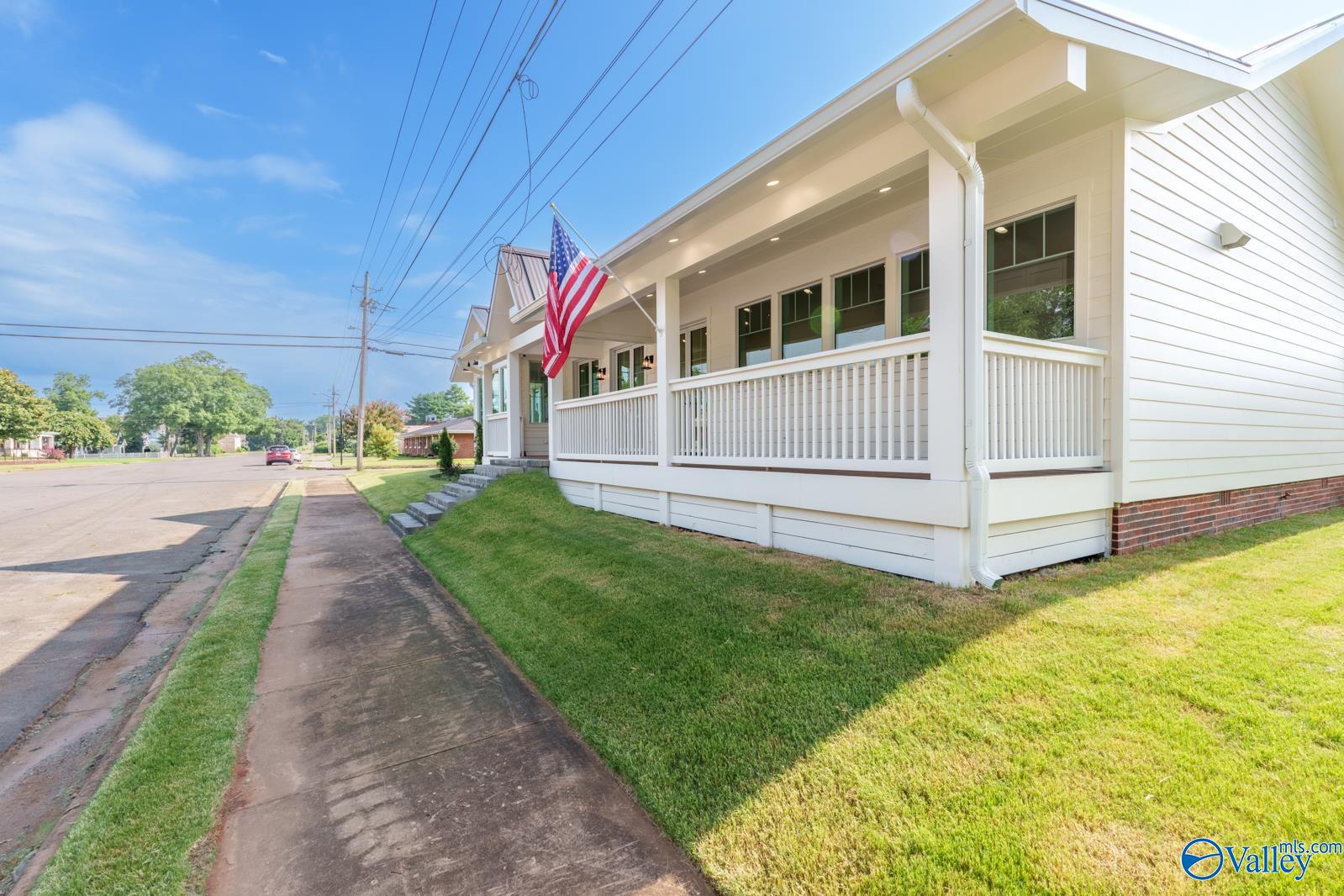109 W 2nd Street