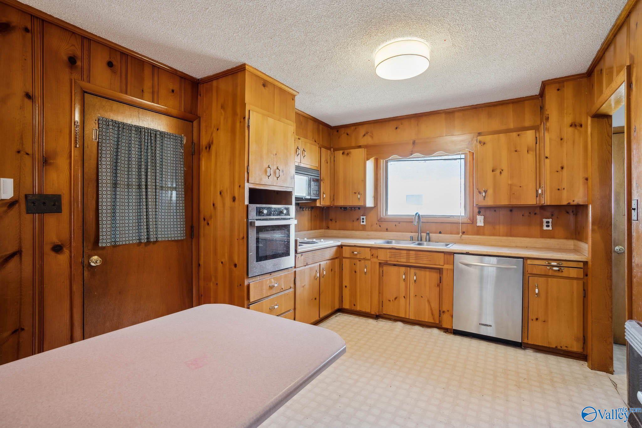 1426 NE Rison Avenue