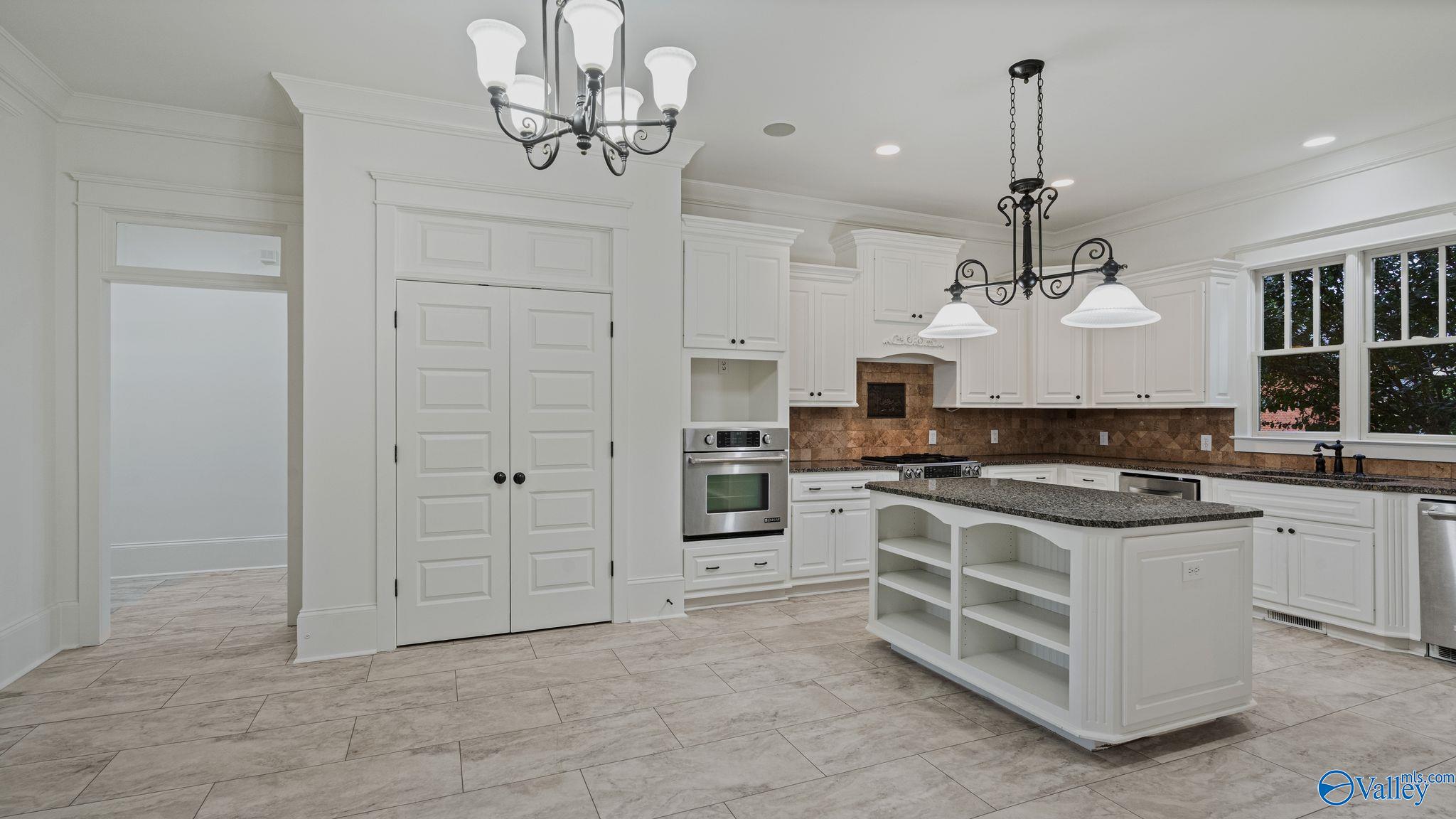 31 Lake Forest Blvd SW, Huntsville