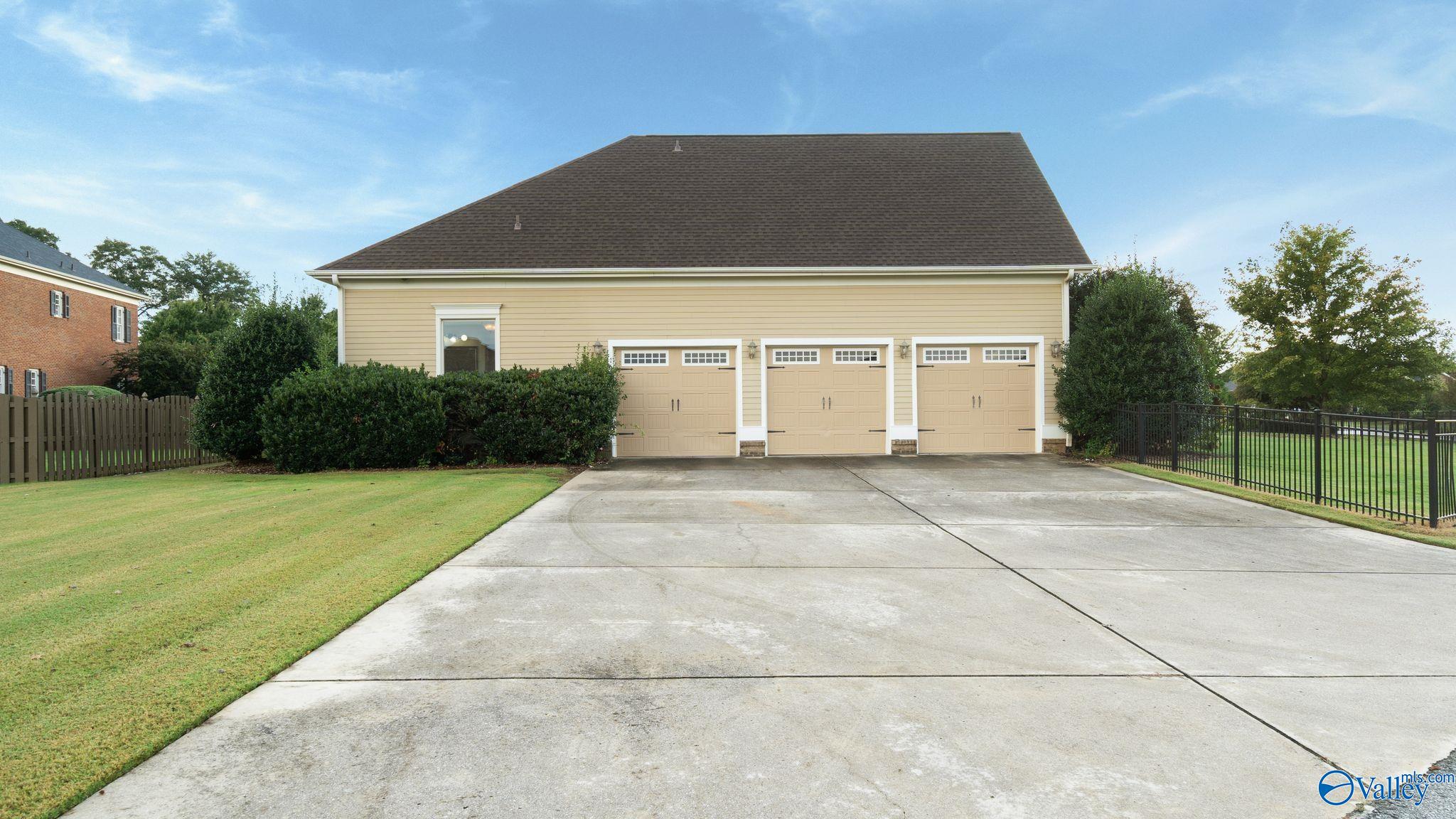 31 Lake Forest Blvd SW, Huntsville