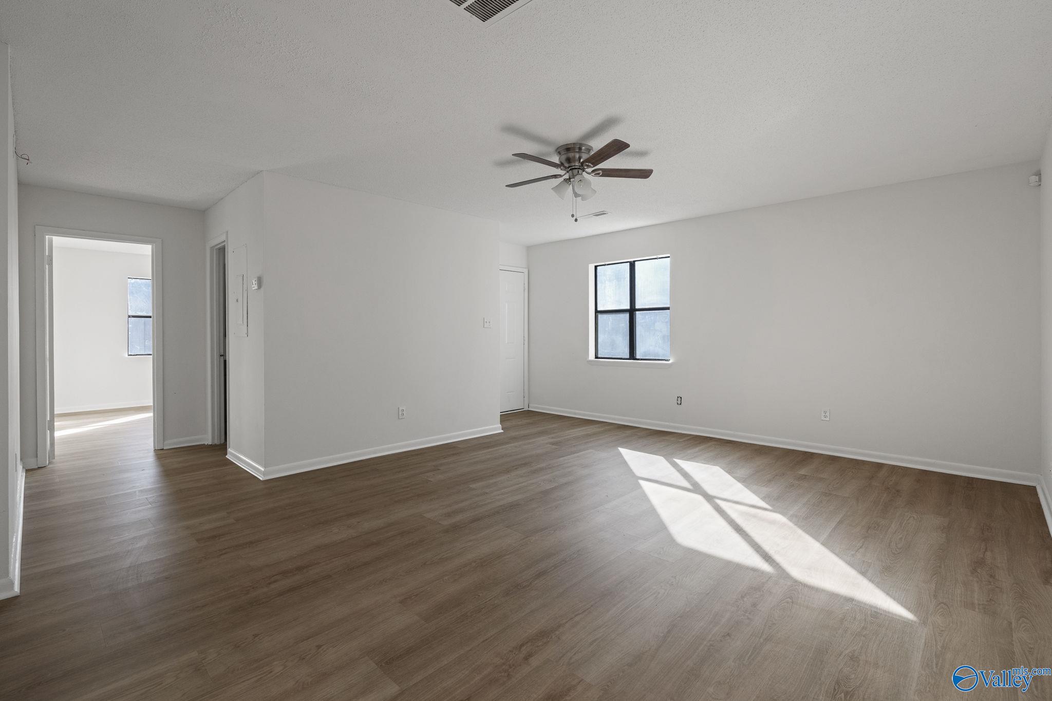 4318 Chalet Circle NW