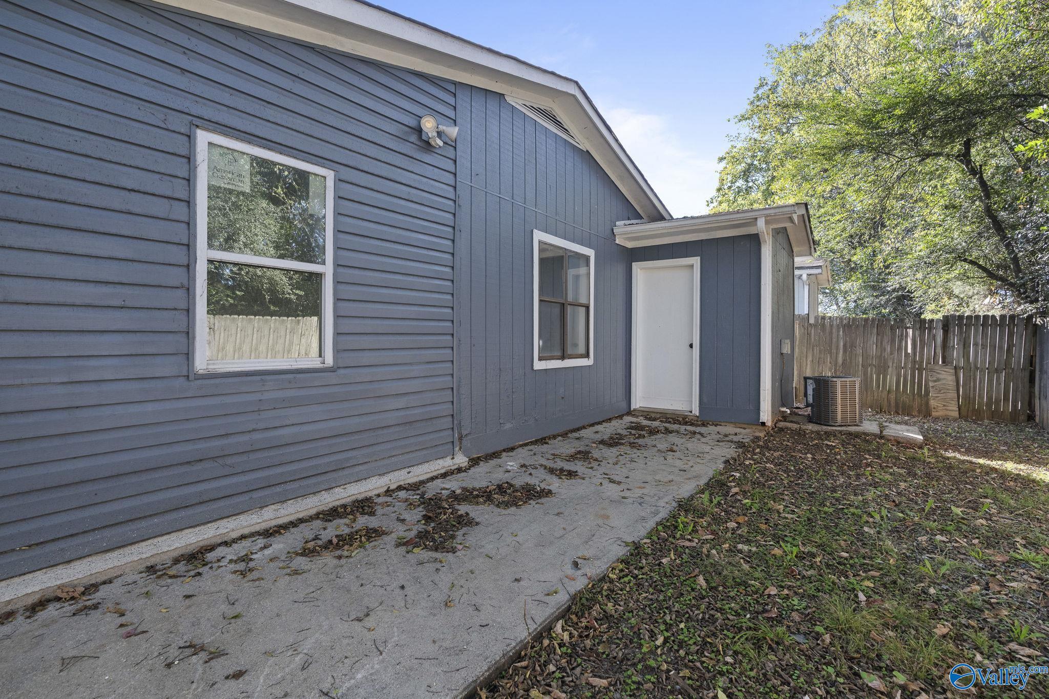 4318 Chalet Circle NW