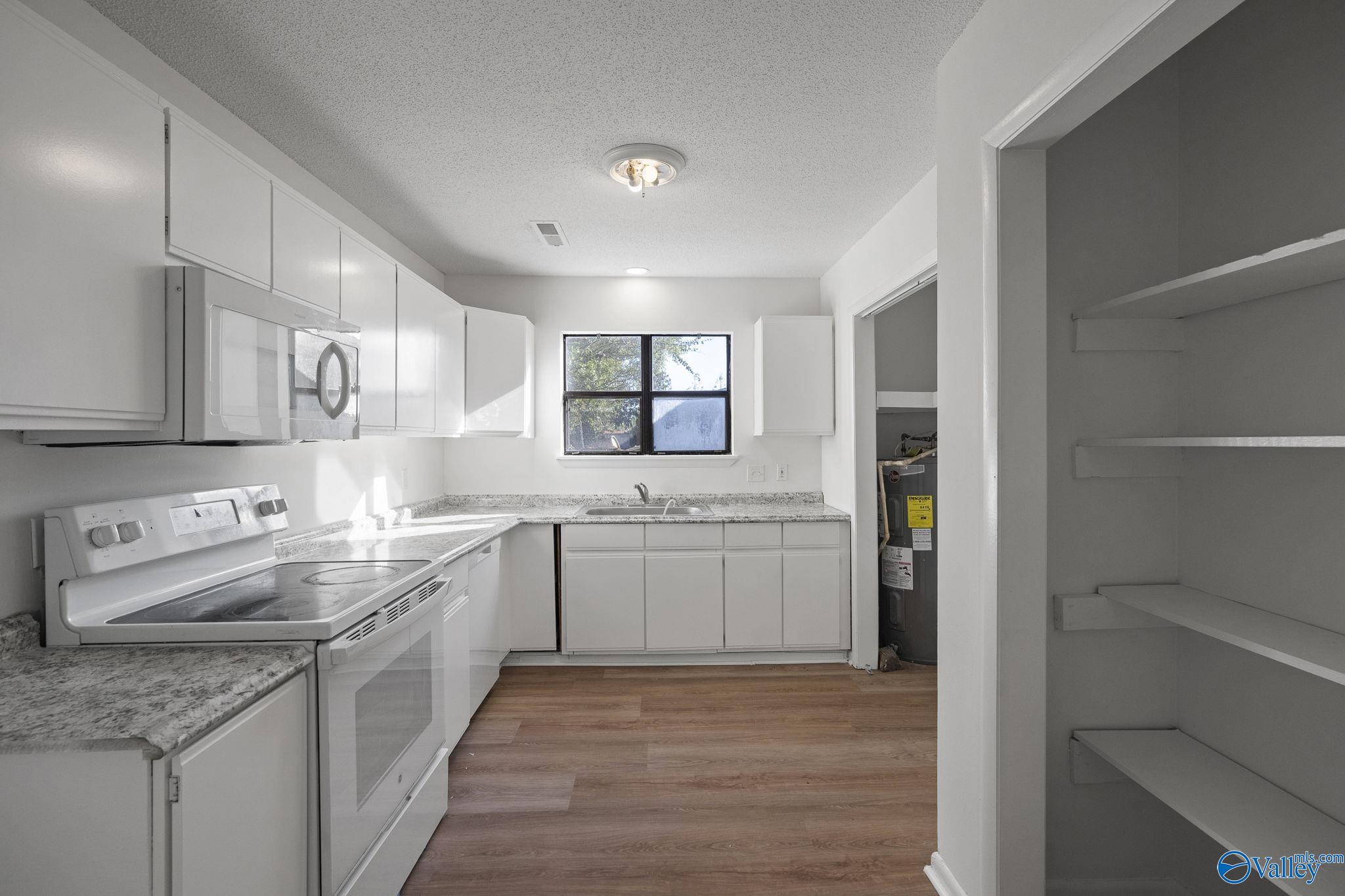 4318 Chalet Circle NW