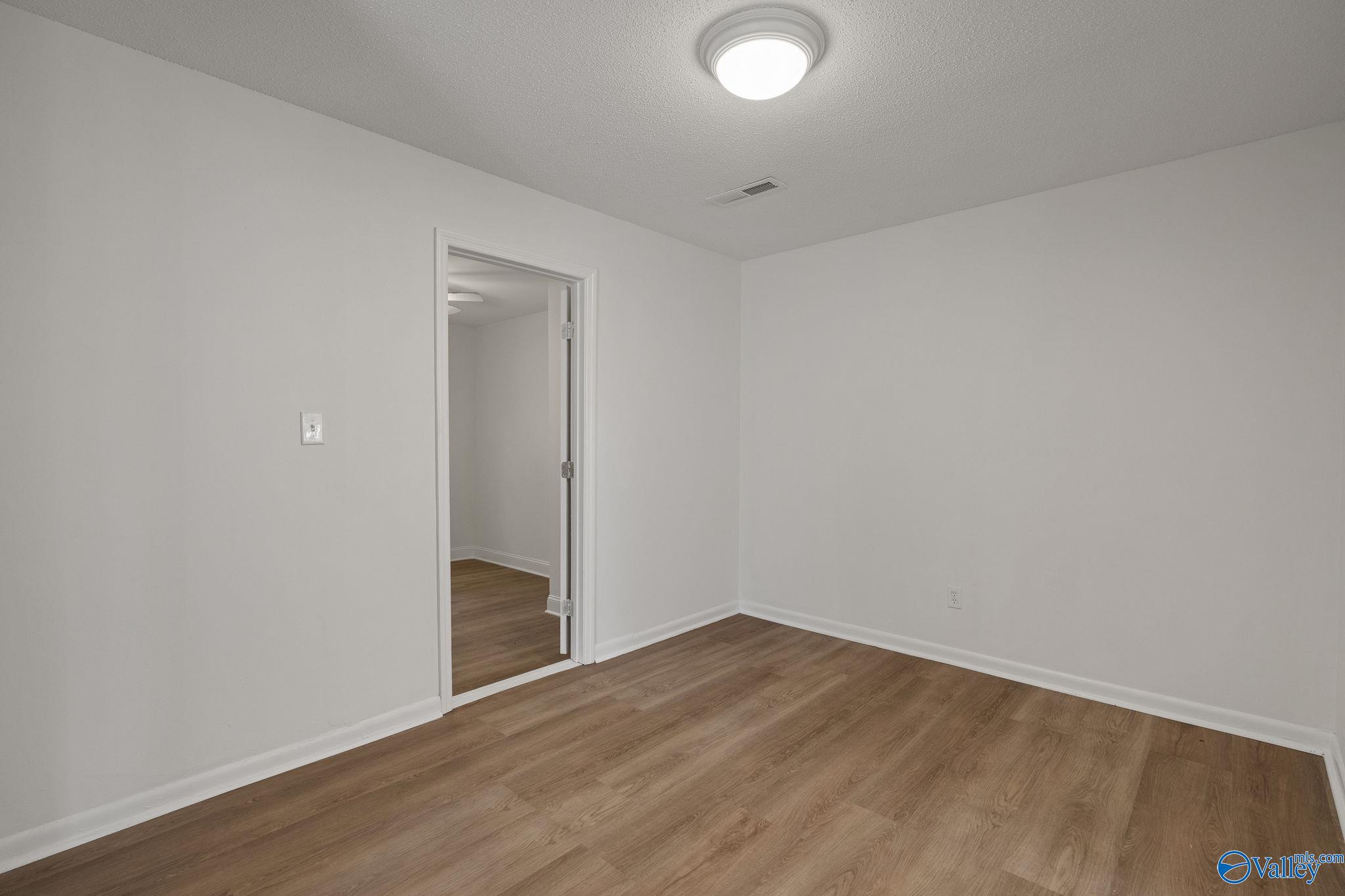 4318 Chalet Circle NW