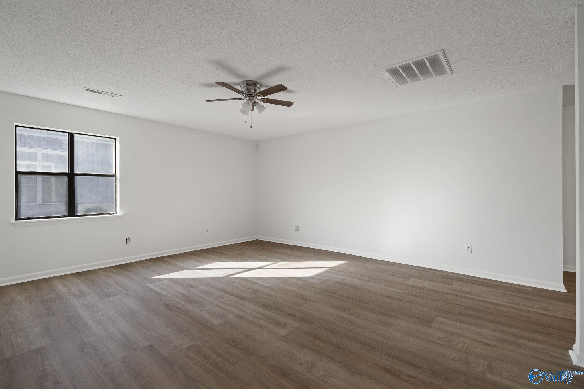 4318 Chalet Circle NW