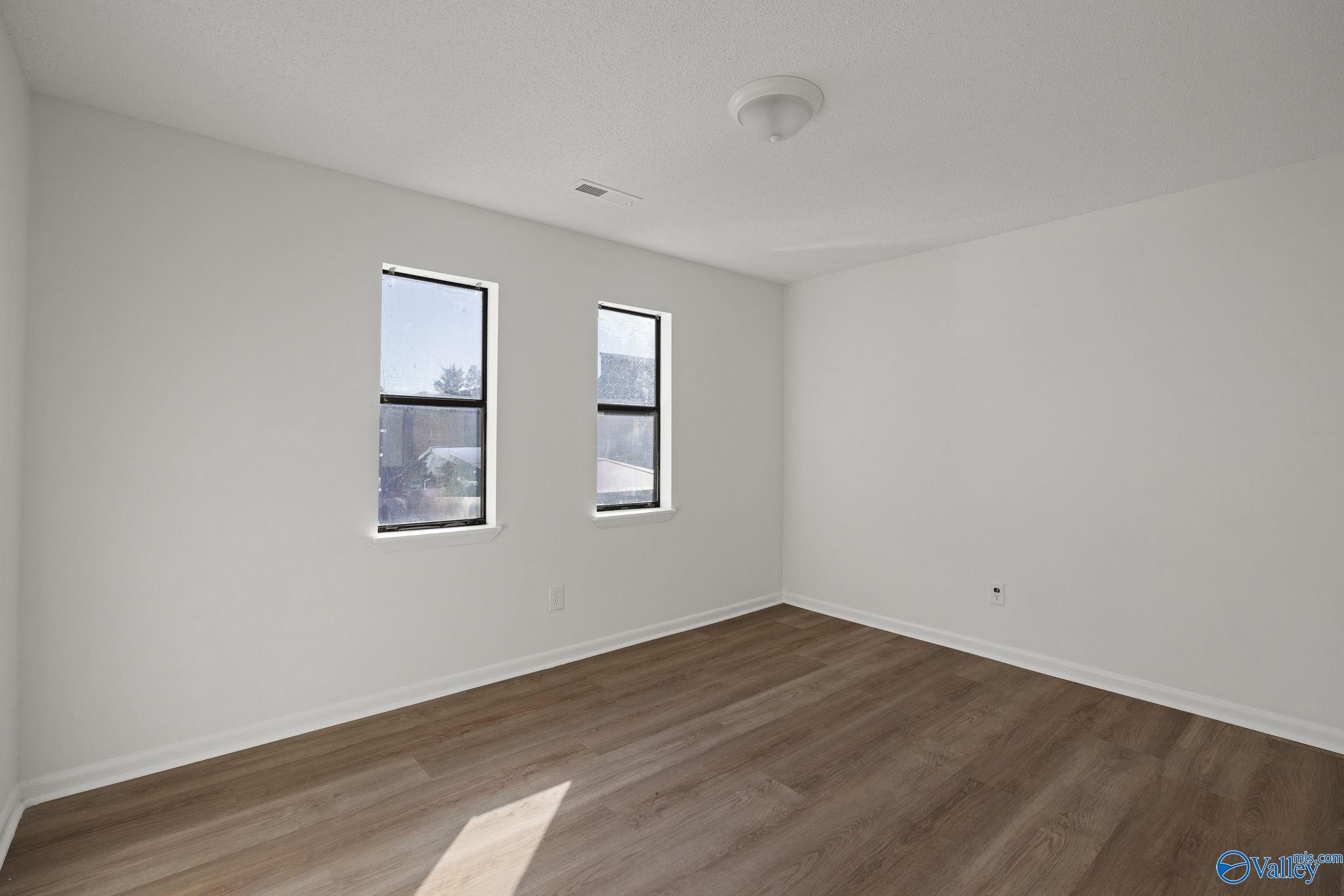 4318 Chalet Circle NW