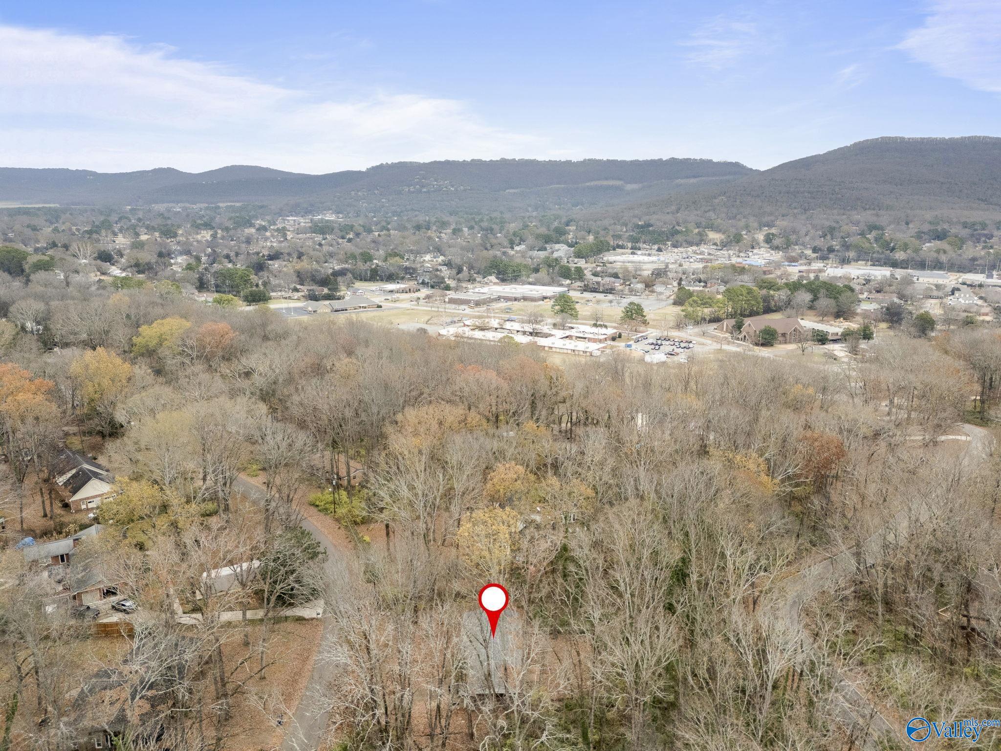 9527 Hemlock Drive SE