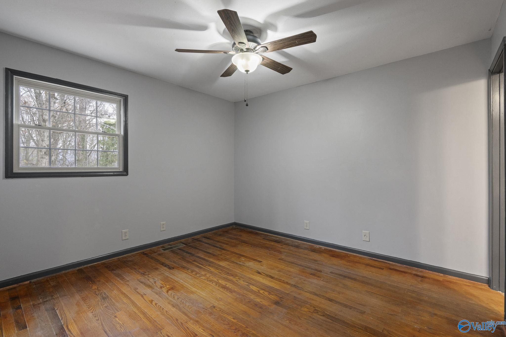 9527 Hemlock Drive SE