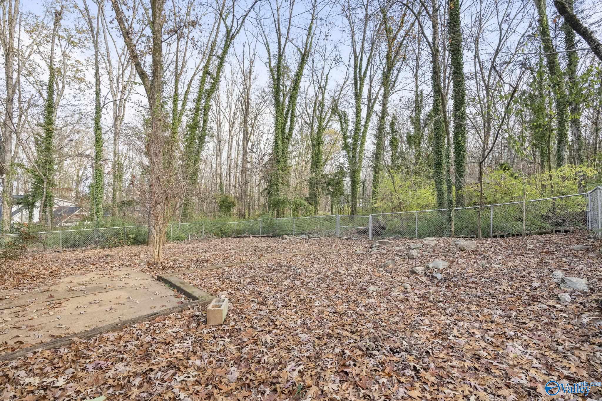 9527 Hemlock Drive SE