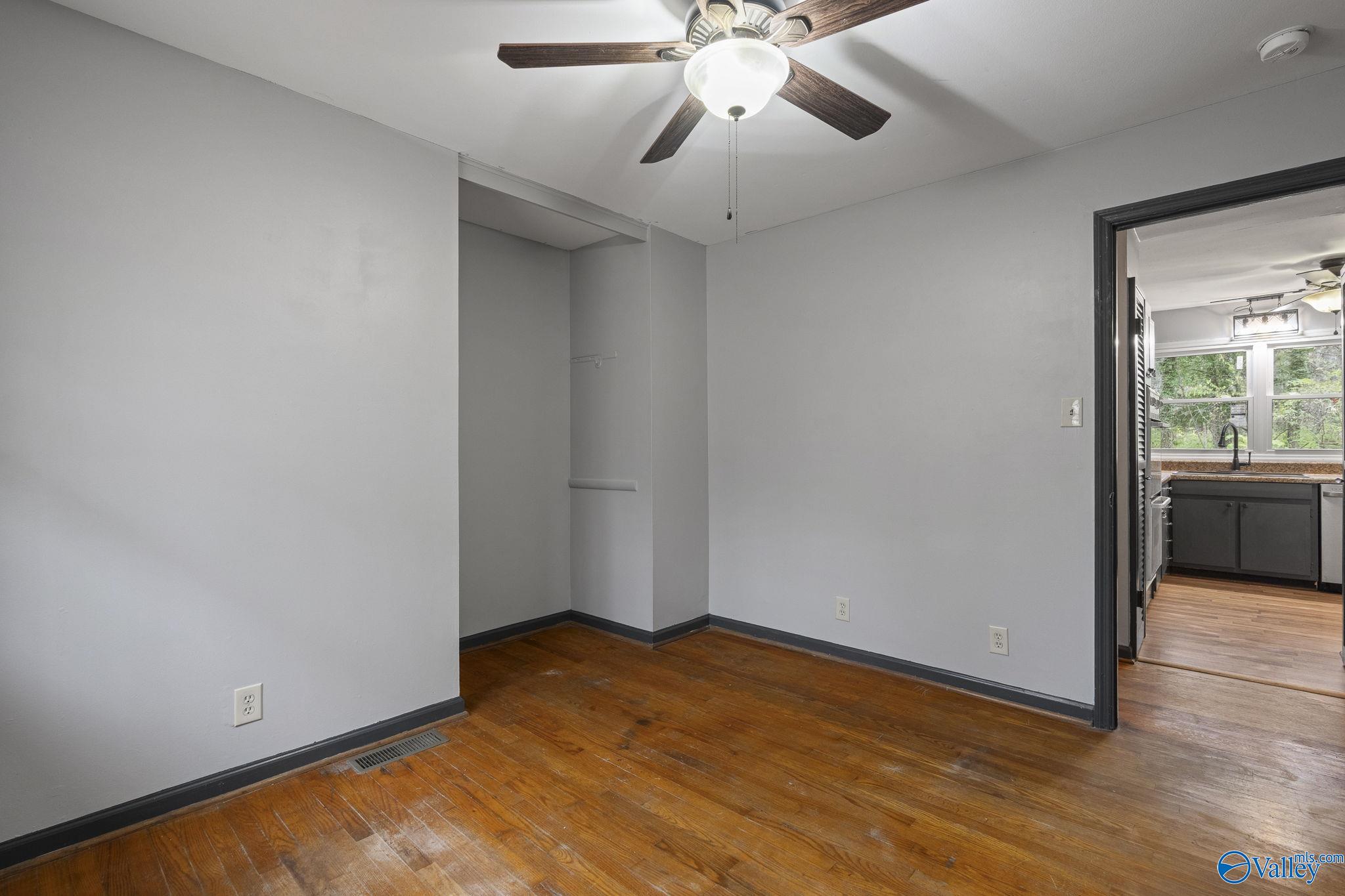 9527 Hemlock Drive SE