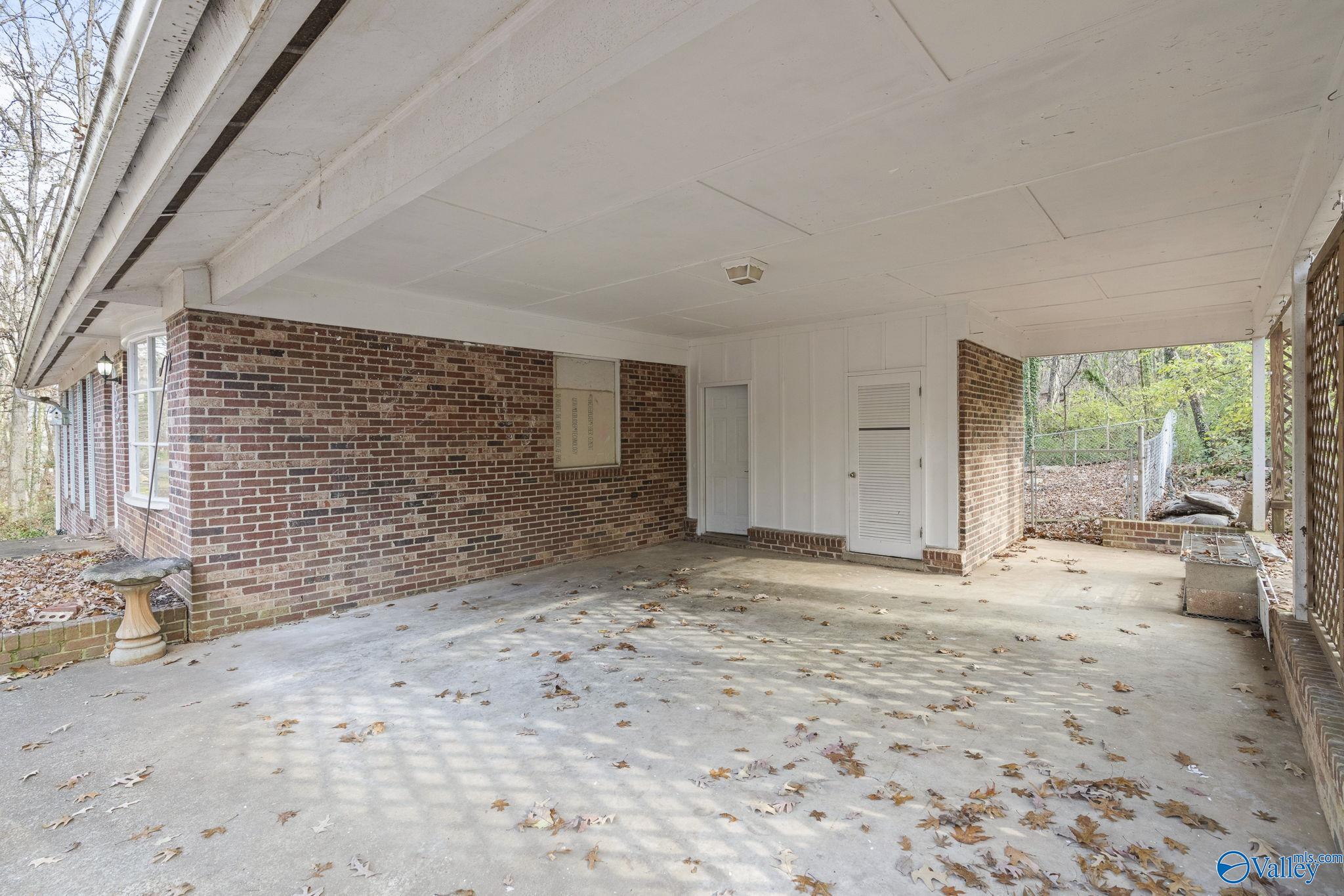 9527 Hemlock Drive SE