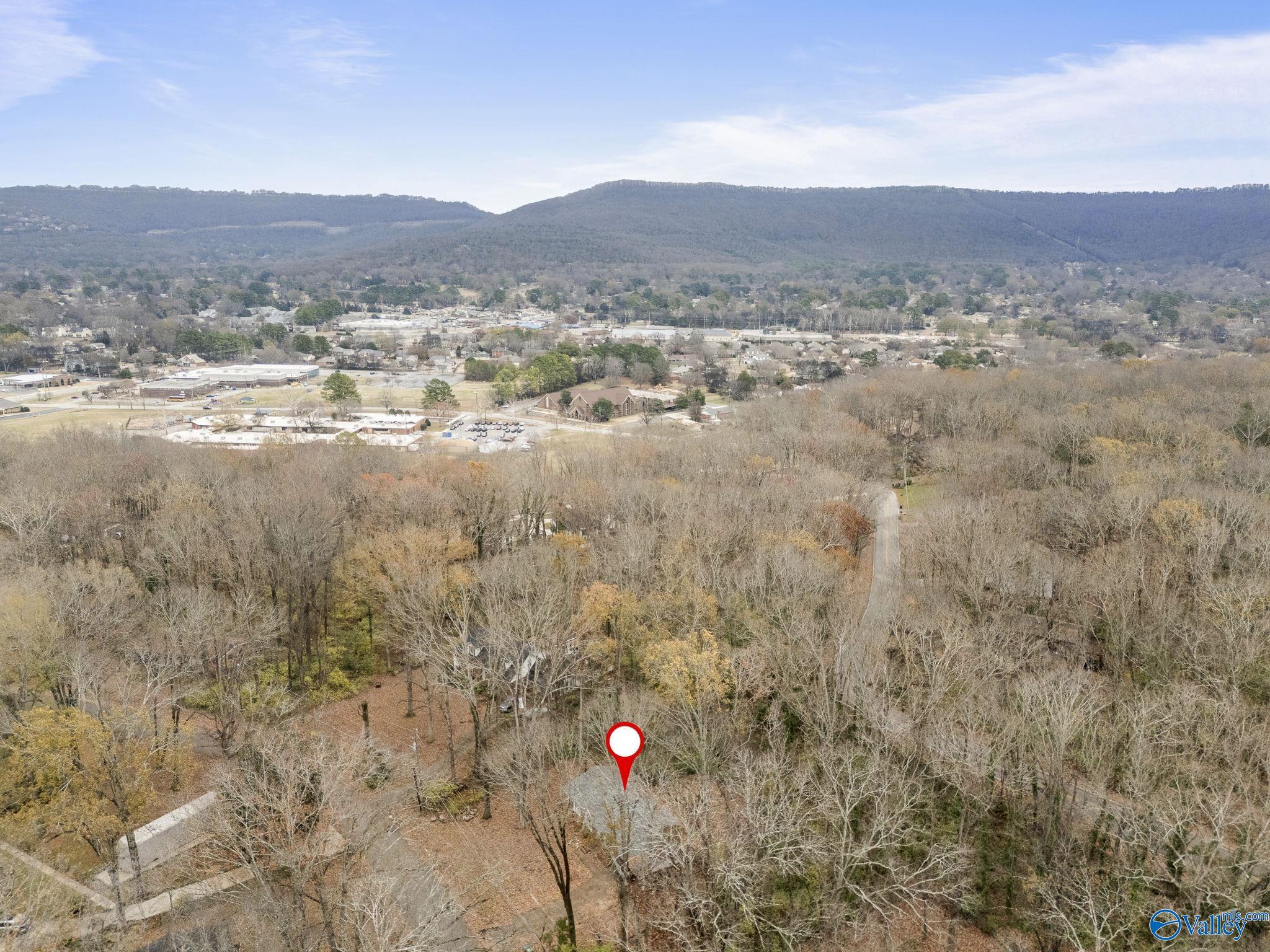 9527 Hemlock Drive SE