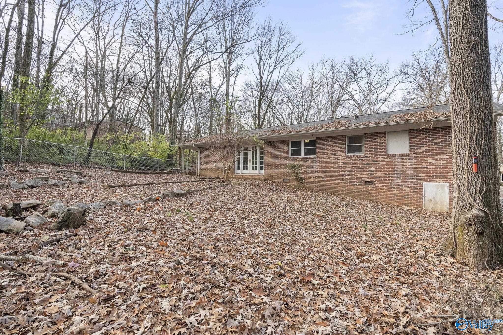 9527 Hemlock Drive SE